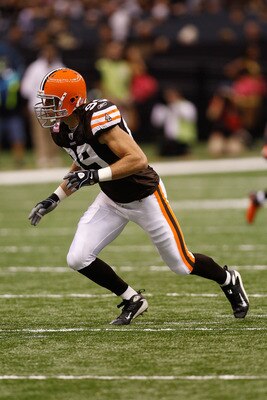 NEW ORLEANS - OCTOBER 24: Scott Fujita #99 of the Cleveland Browns in action against the New Orleans Saints at the Louisiana Superdome on October 24, 2010 in New Orleans, Louisiana. (Photo by Chris Graythen/Getty Images) NEW ORLEANS - OCTOBER 24: Scott Fujita #99 of the Cleveland Browns in action against the New Orleans Saints at the Louisiana Superdome on October 24, 2010 in New Orleans, Louisiana. (Photo by Chris Graythen/Getty Images)