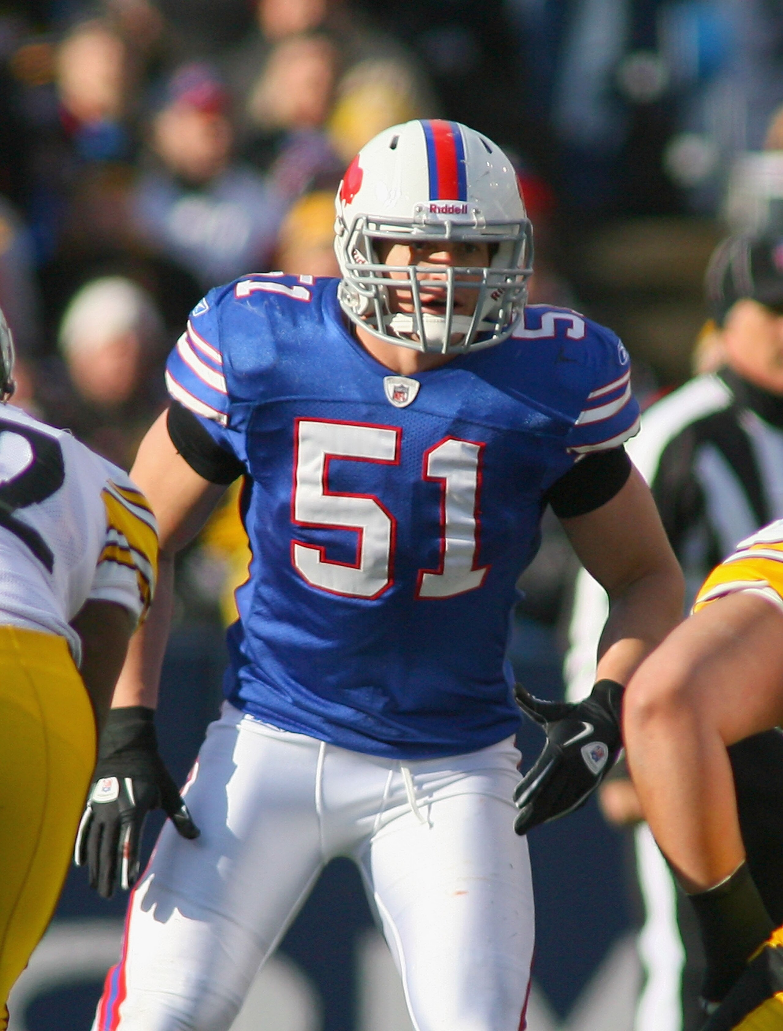 ORCHARD PARK, NY - NOVEMBER 28:  Paul Posluszny #51 of the Buffalo Bills plays against the Pittsburgh Steelers at Ralph Wilson Stadium on November 28, 2010 in Orchard Park, New York. Pittsburgh won 19-16 in overtime.  (Photo by Rick Stewart/Getty Images)