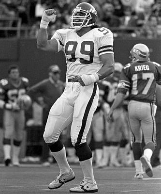Mark Gastineau doing his famous "Sack Dance".