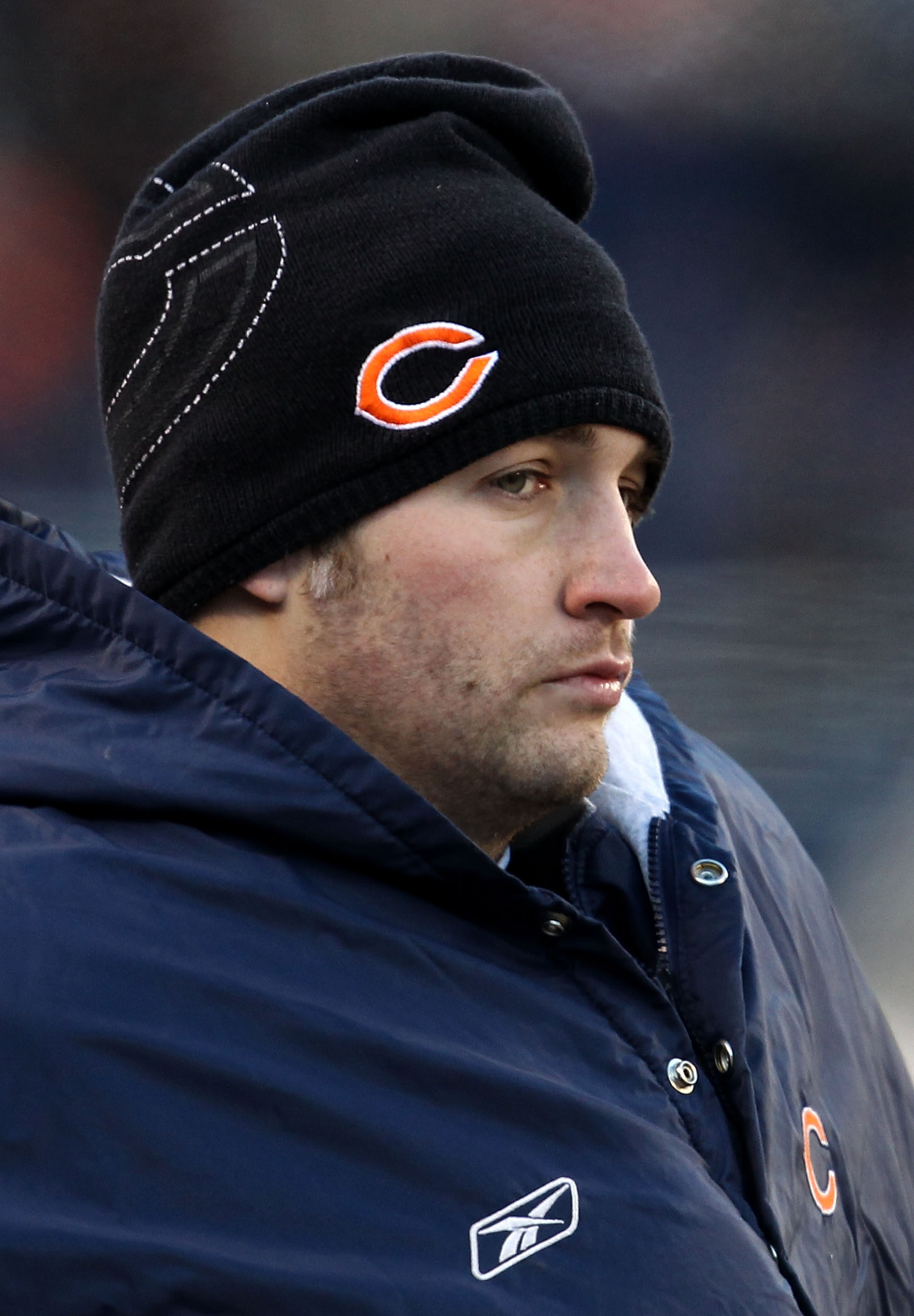 CHICAGO, IL - JANUARY 23:  Quarterback Jay Cutler #6 of the Chicago Bears on the sideline in the third quarter after leaving the game with an injury against the Green Bay Packers in the NFC Championship Game at Soldier Field on January 23, 2011 in Chicago