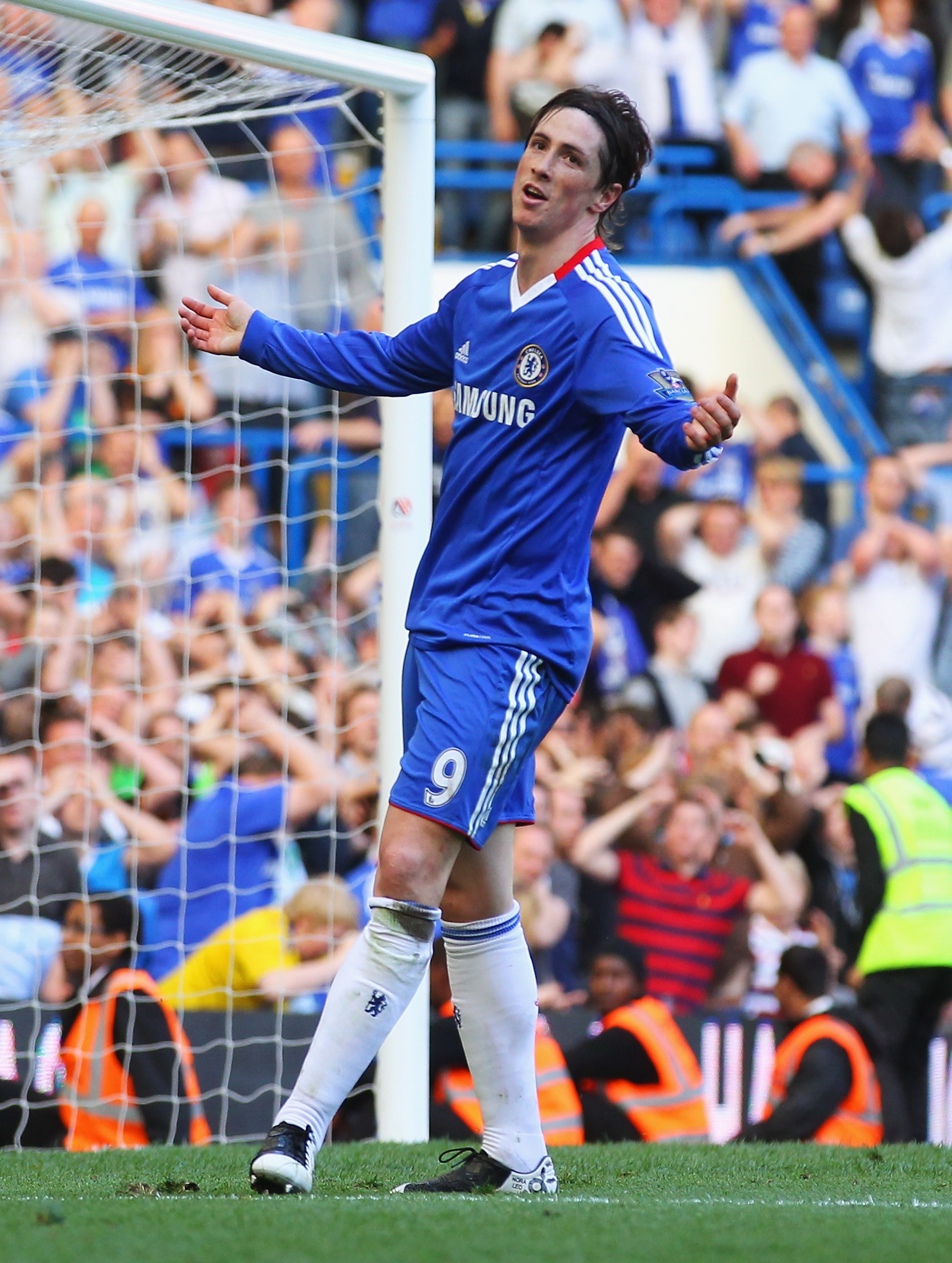 LONDON, ENGLAND - APRIL 09:  Fernando Torres of Chelsea reacts following a missed chance during the Barclays Premier League match between Chelsea and Wigan Athletic at Stamford Bridge on April 9, 2011 in London, England.  (Photo by Clive Rose/Getty Images