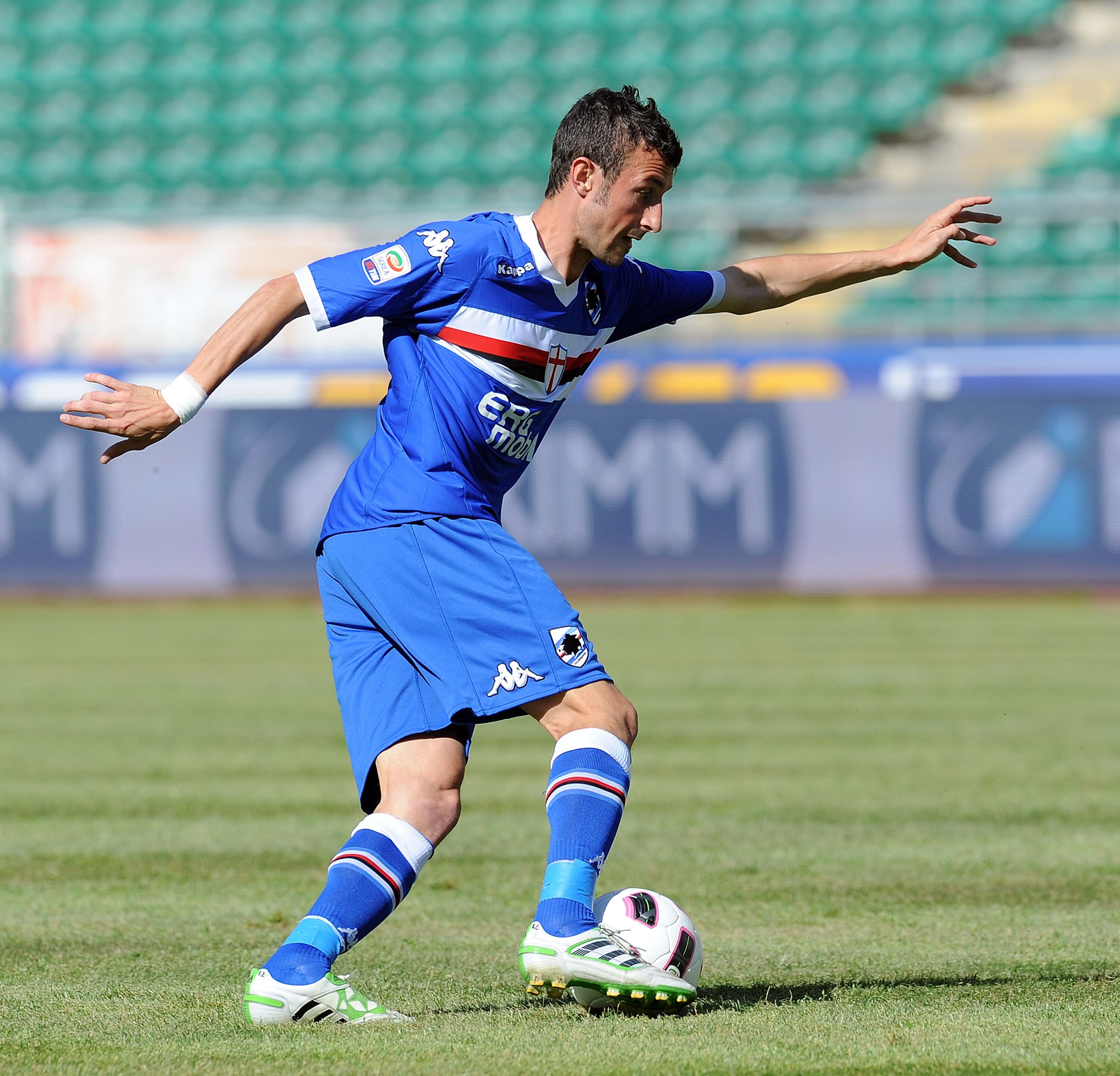 BARI, ITALY - APRIL 23:  Stefano Guberti of Sampdoria in action during the Serie A match between AS Bari and UC Sampdoria at Stadio San Nicola on April 23, 2011 in Bari, Italy.  (Photo by Giuseppe Bellini/Getty Images)