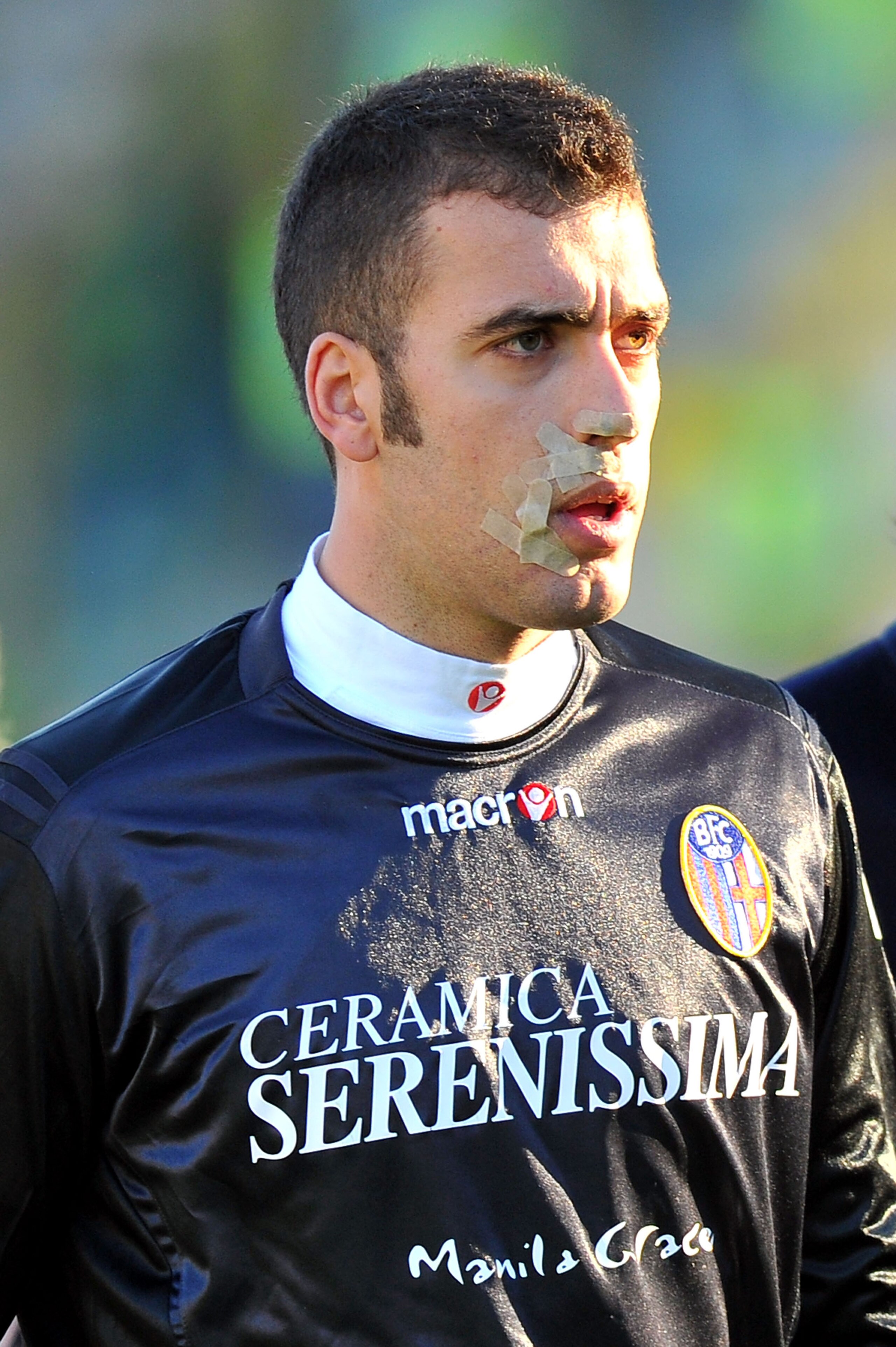 BOLOGNA, ITALY - MARCH 20:  Emiliano Viviano goal keeper of Bologna looks on during the Serie A match between Bologna FC and Genoa CFC at Stadio Renato Dall'Ara on March 20, 2011 in Bologna, Italy.  (Photo by Roberto Serra/Getty Images)