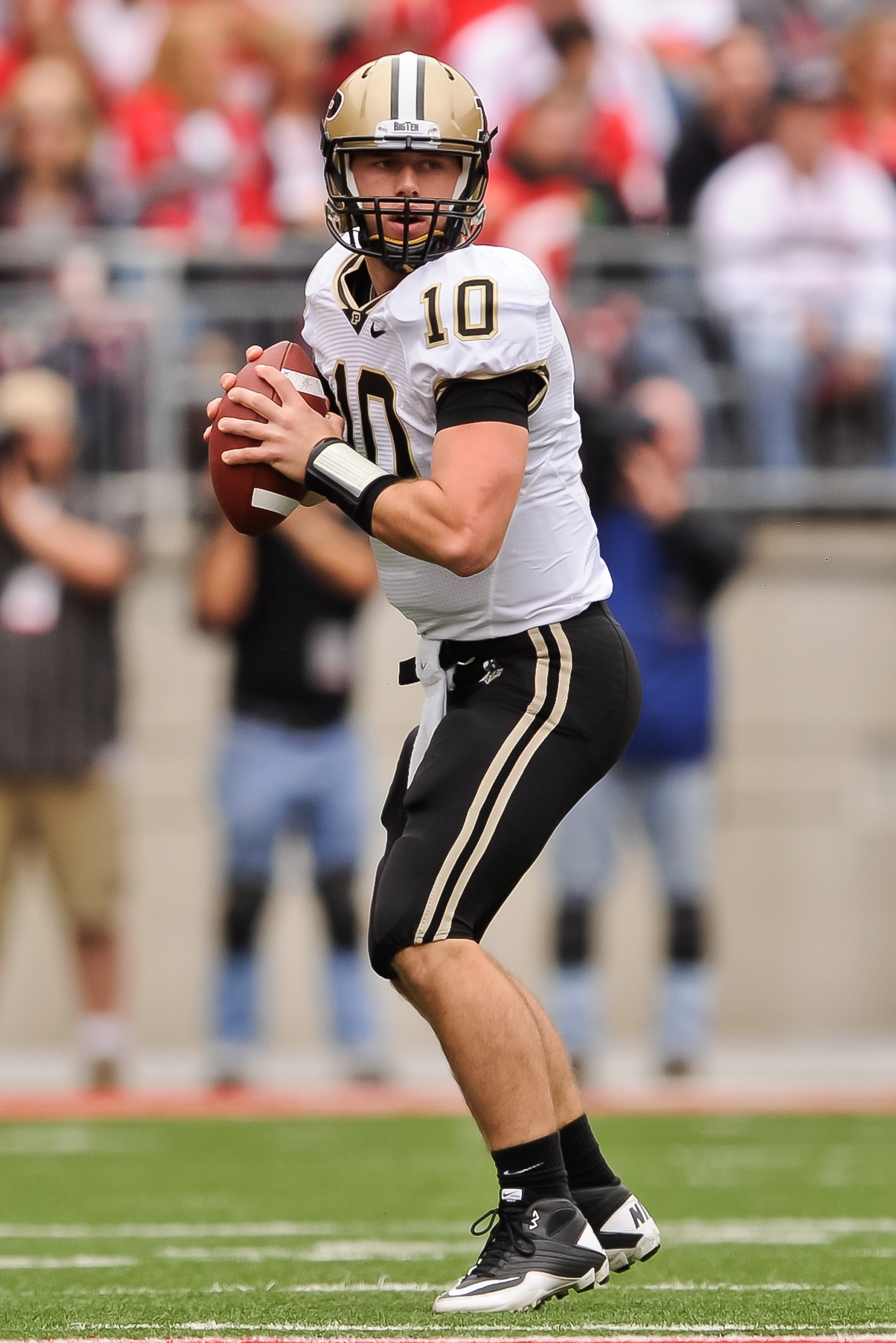 COLUMBUS, OH - OCTOBER 23:  Quarterback Sean Robinson #10 of the Purdue Boilermakers drops back to pass against the Ohio State Buckeyes at Ohio Stadium on October 23, 2010 in Columbus, Ohio.  (Photo by Jamie Sabau/Getty Images)