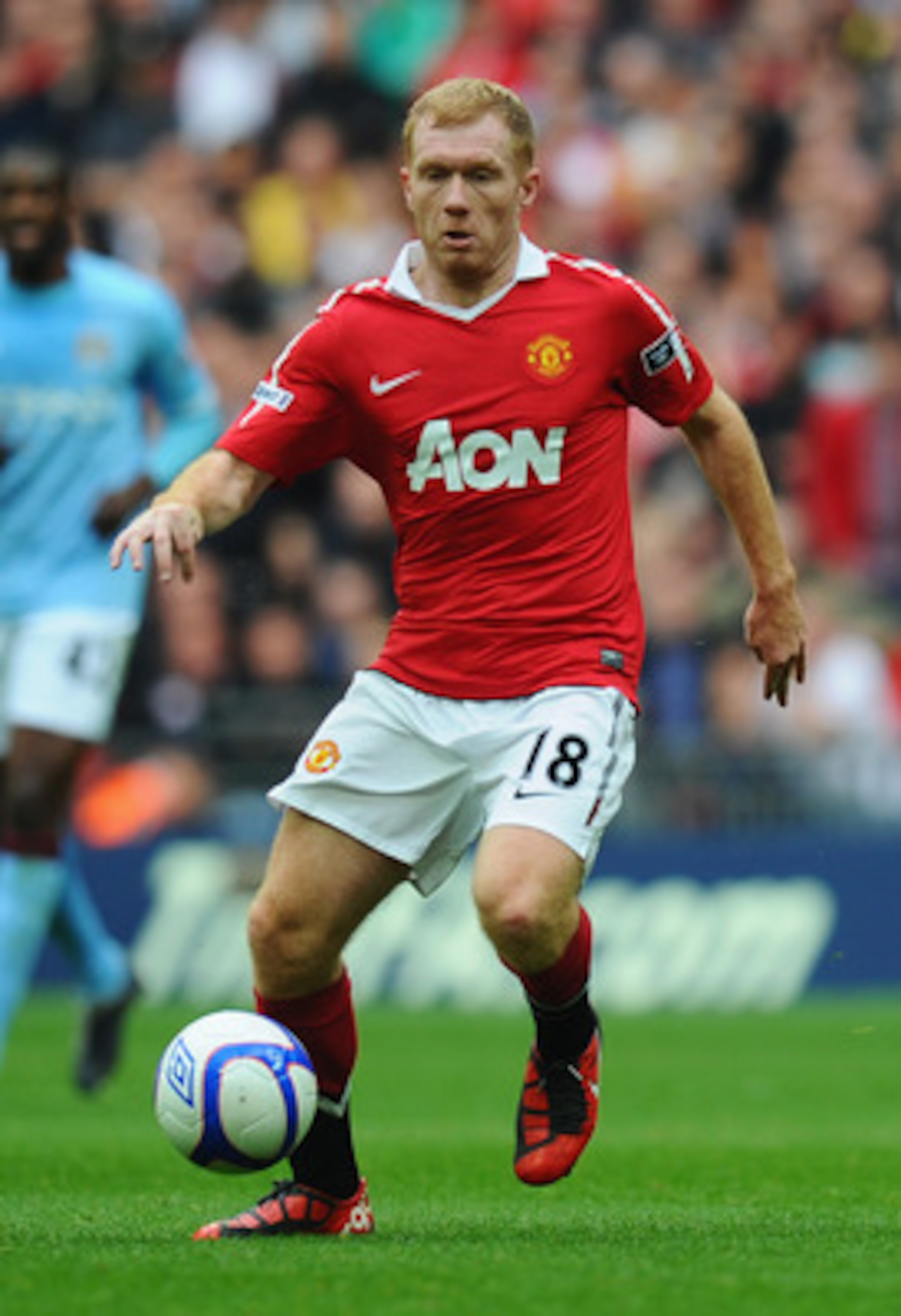 LONDON, ENGLAND - APRIL 16:  Paul Scholes of Manchester United in action during the FA Cup sponsored by E.ON semi final match between Manchester City and Manchester United at Wembley Stadium on April 16, 2011 in London, England.  (Photo by Mike Hewitt/Get