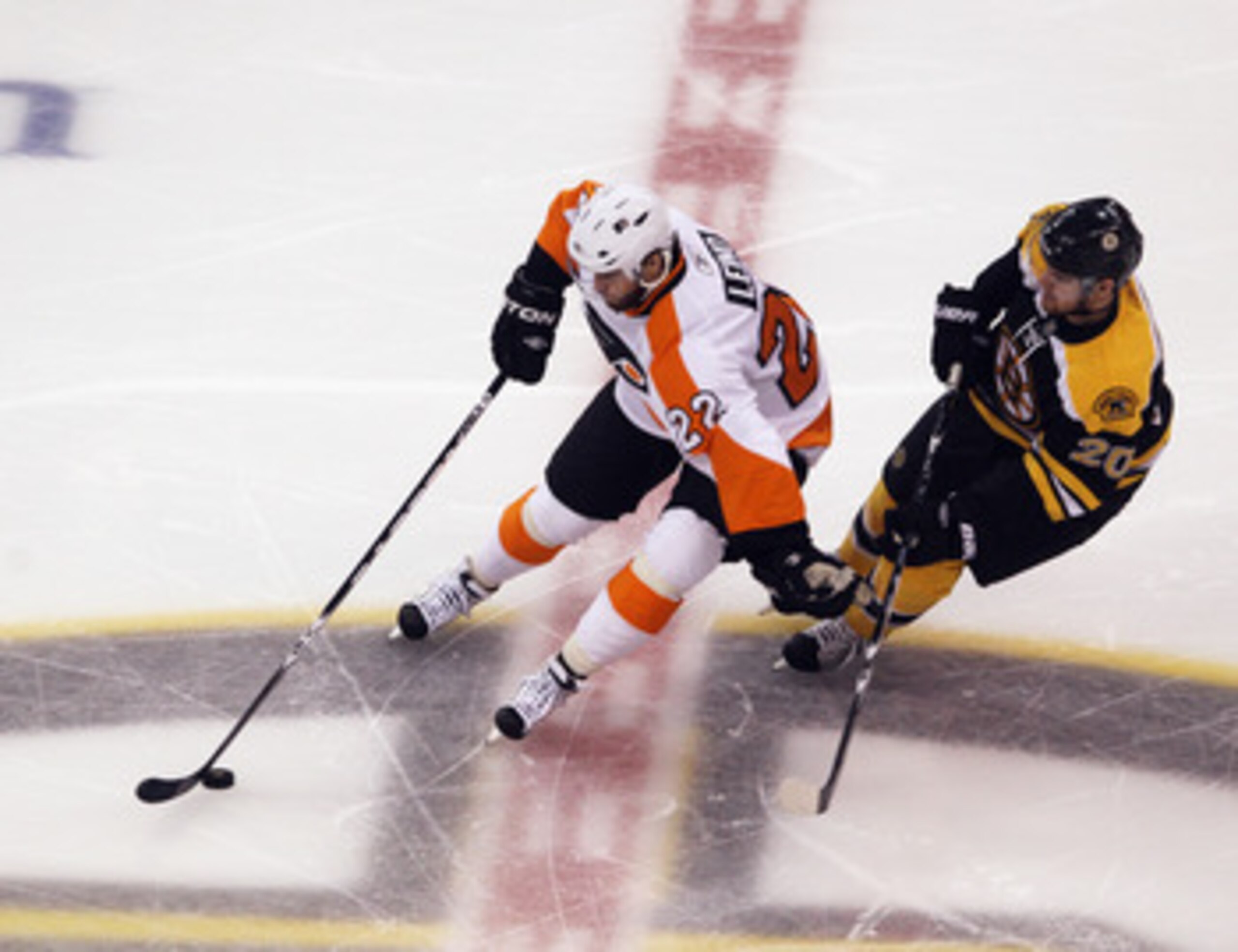 BOSTON, MA - MAY 06: Ville Leino #22 of the Philadelphia Flyers skates against the Boston Bruins in Game Four of the Eastern Conference Semifinals during the 2011 NHL Stanley Cup Playoffs at TD Garden on May 6, 2011 in Boston, Massachusetts. The Bruins de