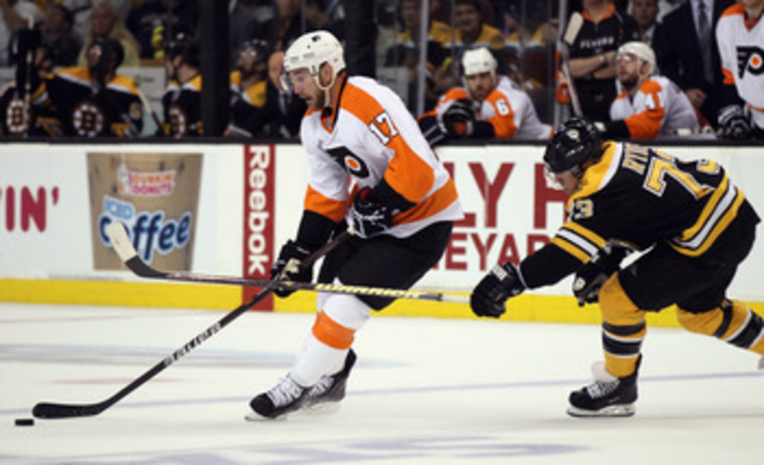 BOSTON, MA - MAY 04:  Jeff Carter #17 of the Philadelphia Flyers tries to keep the puck from Michael Ryder #73 of the Boston Bruins in Game Three of the Eastern Conference Semifinals during the 2011 NHL Stanley Cup Playoffs at TD Garden on May 4 , 2011 in