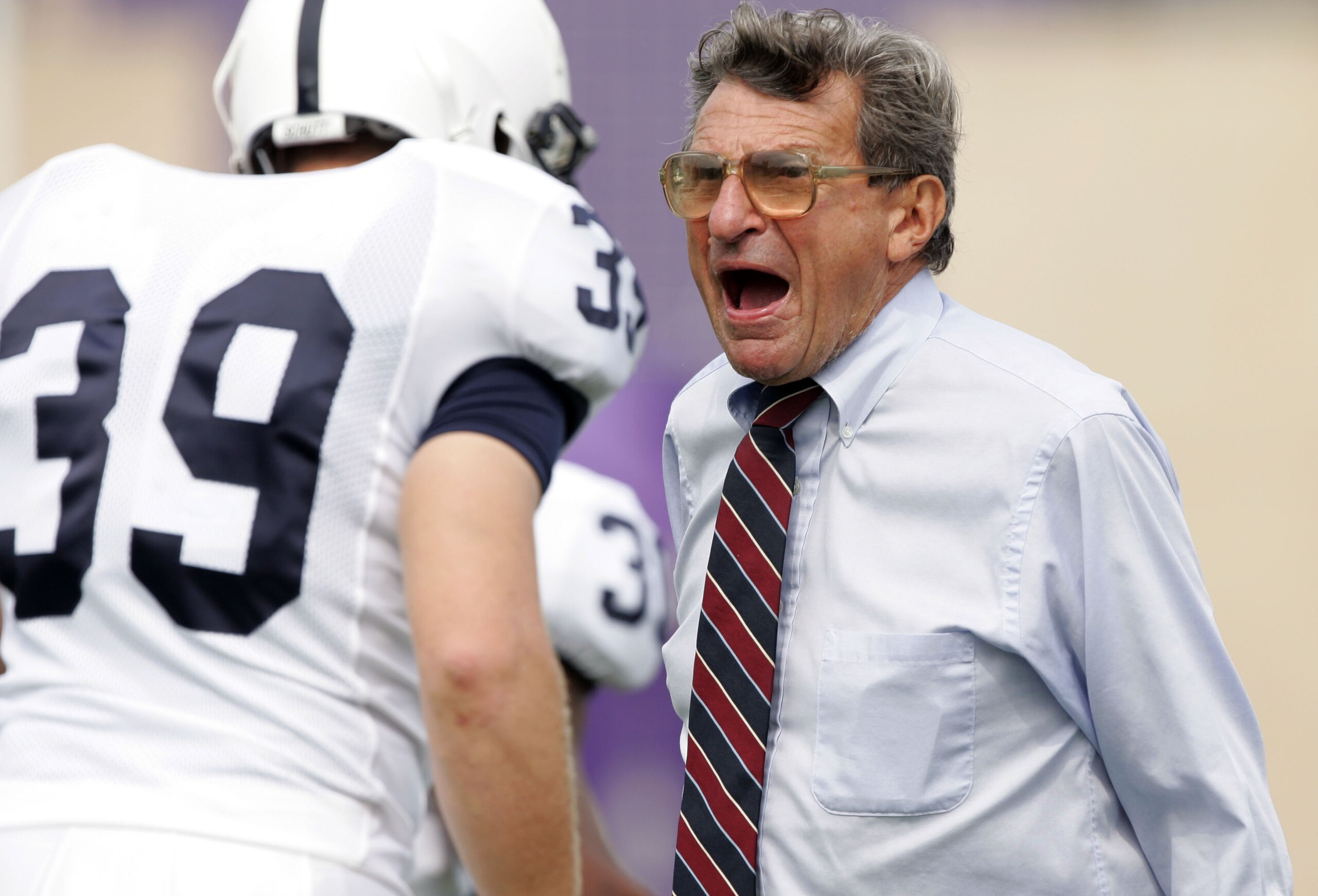 EVANSTON, IL - SEPTEMBER 24: Head coach Joe Paterno of the Penn State Nittany Lions yells at linebacker Kevin Darling #39 against the Northwestern Wildcats September 24, 2005 at Ryan Field in Evanston, Illinois. Penn State won 34-29. (Photo by Brian B EVANSTON, IL - SEPTEMBER 24: Head coach Joe Paterno of the Penn State Nittany Lions yells at linebacker Kevin Darling #39 against the Northwestern Wildcats September 24, 2005 at Ryan Field in Evanston, Illinois. Penn State won 34-29. (Photo by Brian B