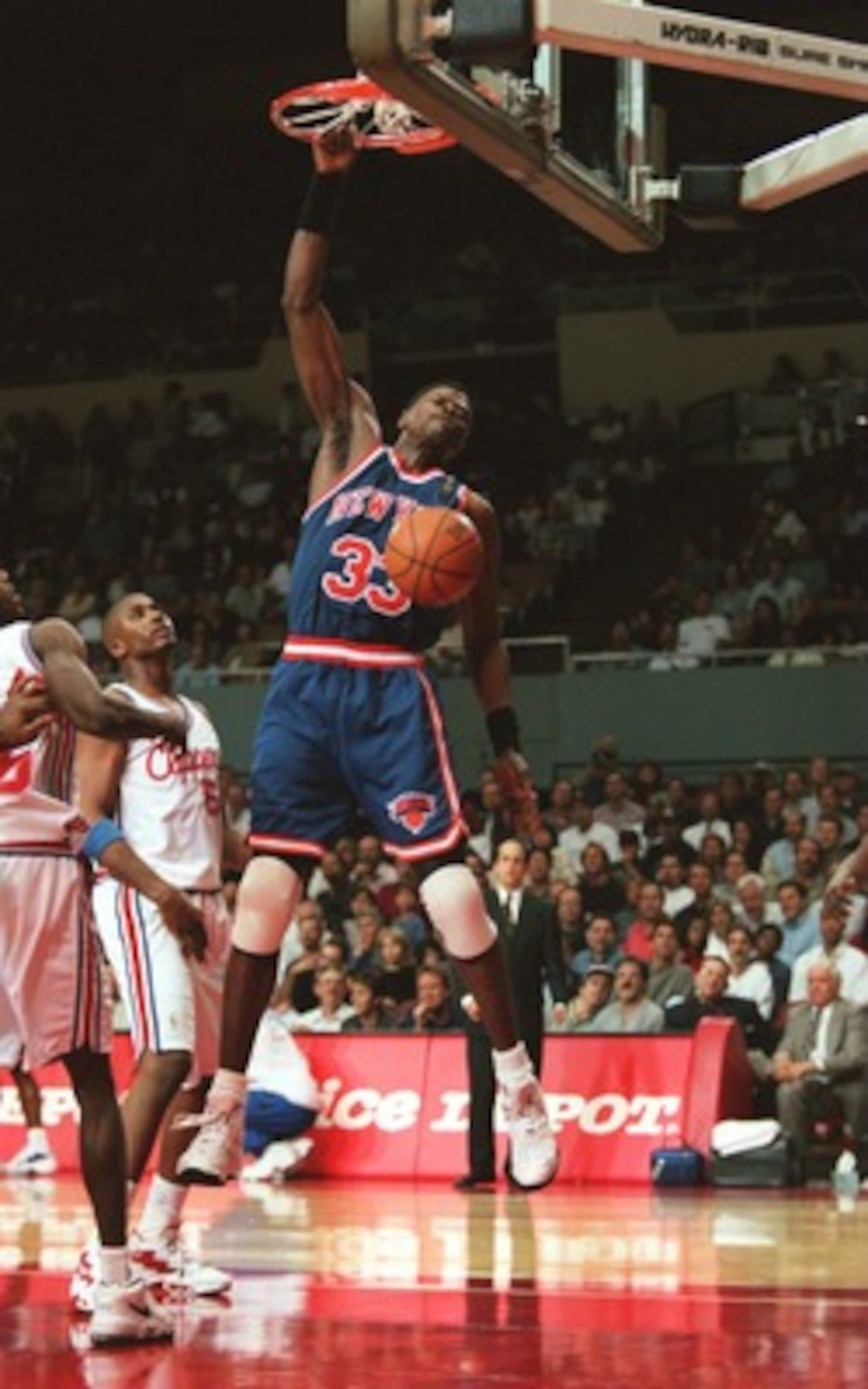 8 Nov 1996:  Center Patrick Ewing of the New York Knicks dunks the basketball during the Knicks 88-81 win over the Los Angeles Clippers at the Sports Arena in Los Angeles, California.  Mandatory Credit: Todd Warshaw/Allsport