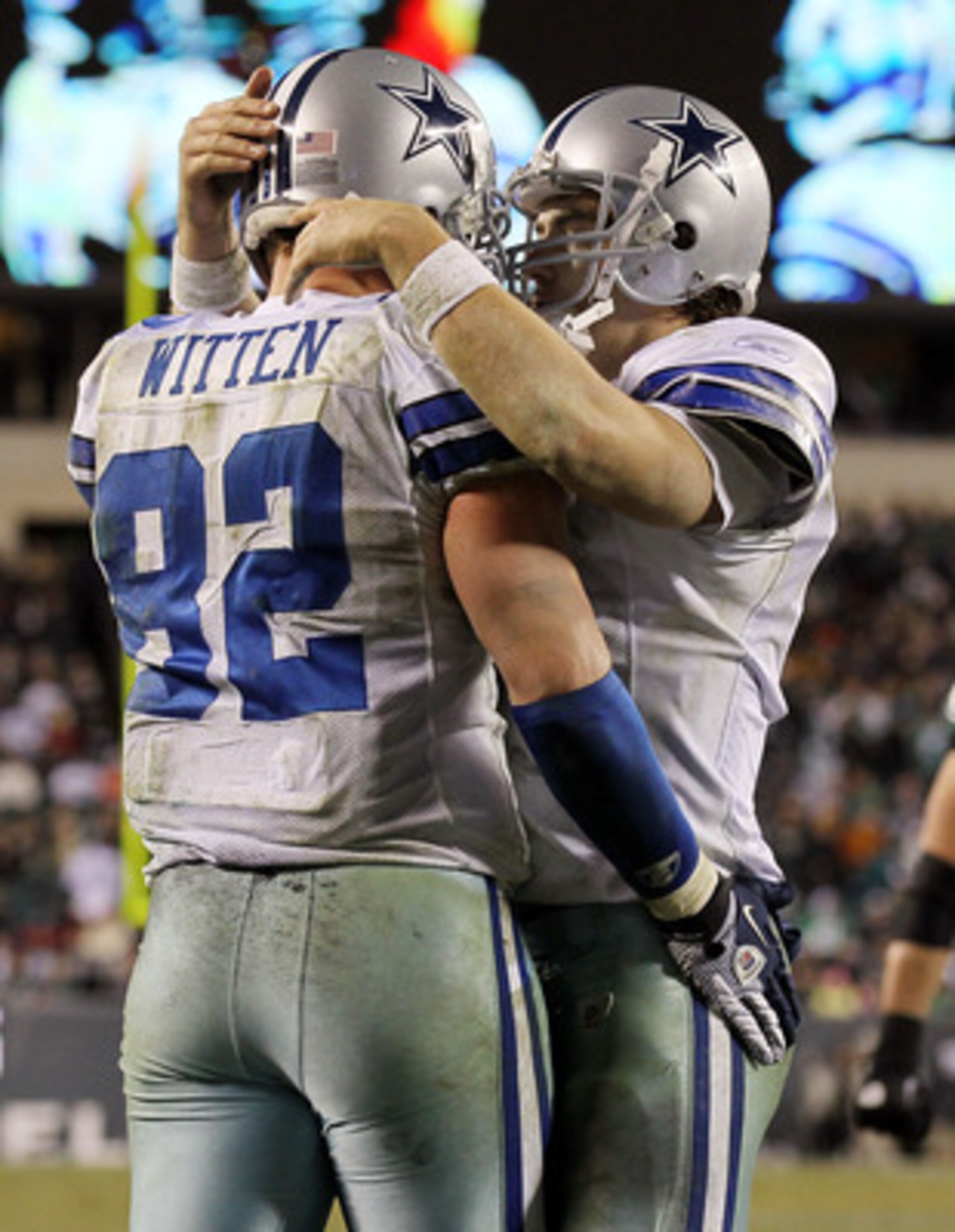 PHILADELPHIA, PA - JANUARY 02: Jason Witten #82 of the Dallas Cowboys celebrates his touchdown late in the fourth quarter against the Philadelphia Eagles with teammate Stephen McGee #7 on January 2, 2011 at Lincoln Financial Field in Philadelphia, Pennsy PHILADELPHIA, PA - JANUARY 02: Jason Witten #82 of the Dallas Cowboys celebrates his touchdown late in the fourth quarter against the Philadelphia Eagles with teammate Stephen McGee #7 on January 2, 2011 at Lincoln Financial Field in Philadelphia, Pennsy