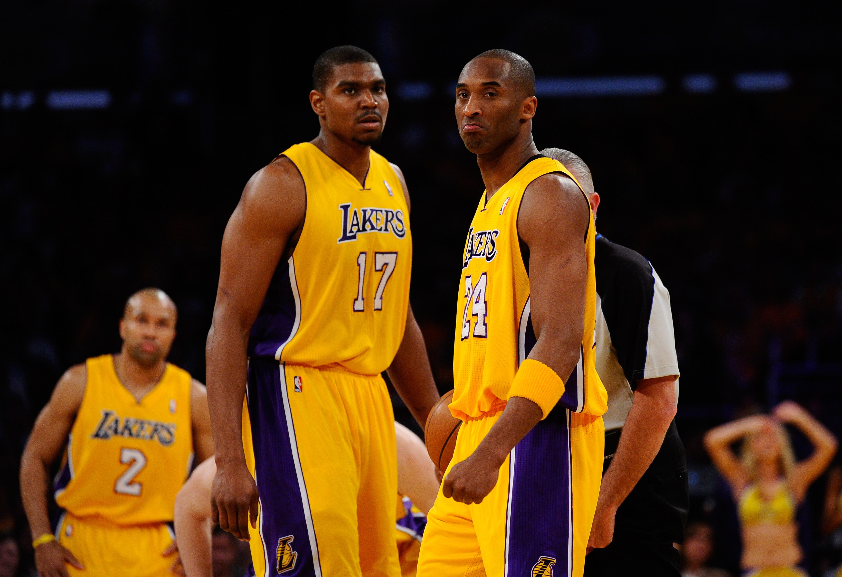 LOS ANGELES, CA - MAY 02:  Andrew Bynum #17 and Kobe Bryant #24 of the Los Angeles Lakers stand on the court before taking on the Dallas Mavericks in Game One of the Western Conference Semifinals in the 2011 NBA Playoffs at Staples Center on May 2, 2011 i