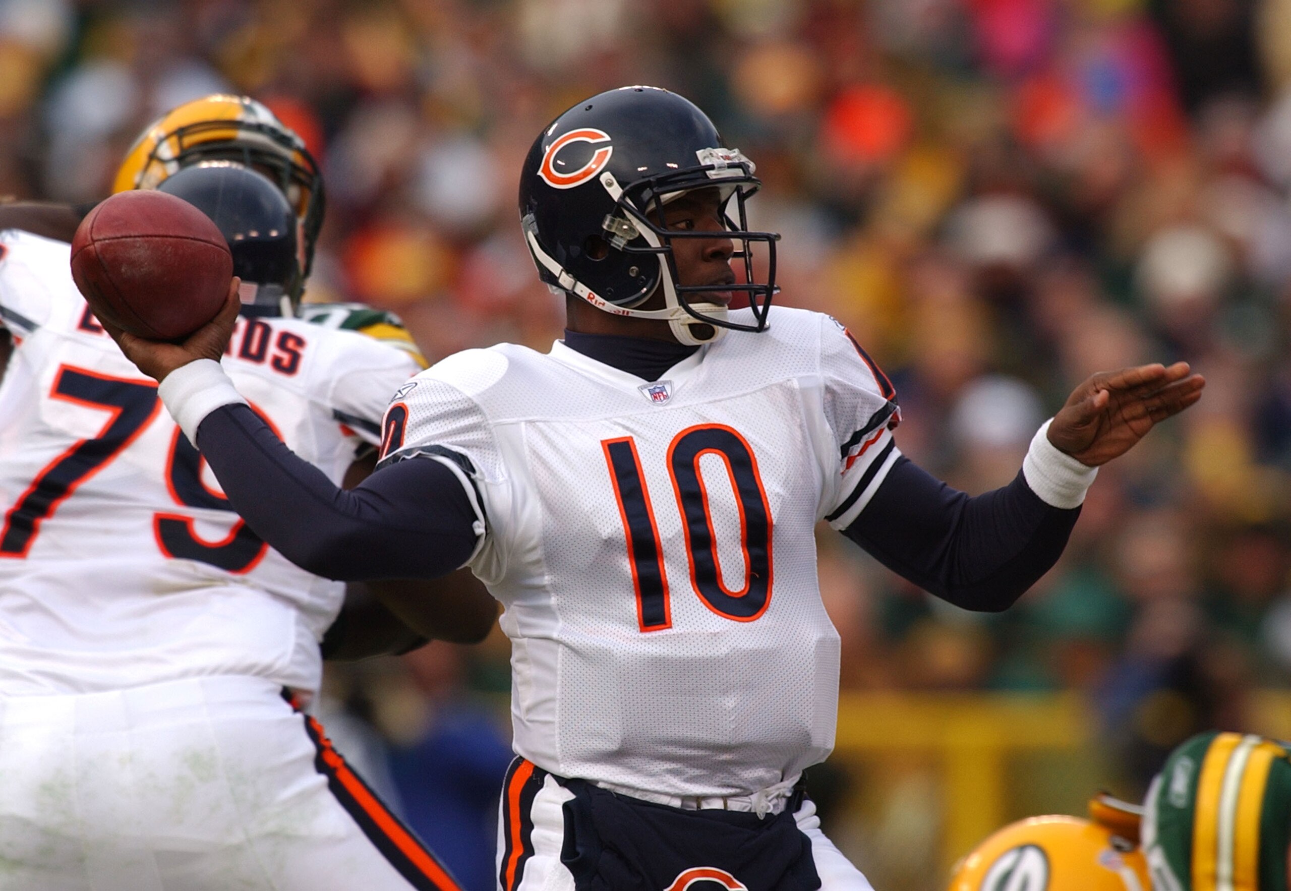 GREEN BAY, WI - DECEMBER 7: Quarterback Kordell Stewart #10 of the Chicago Bears throws a pass during a game against the Green Bay Packers on December 7, 2003 at Lambeau Field in Green Bay, Wisconsin. The Packers defeated the Bears 34-21. (Photo by Jonath