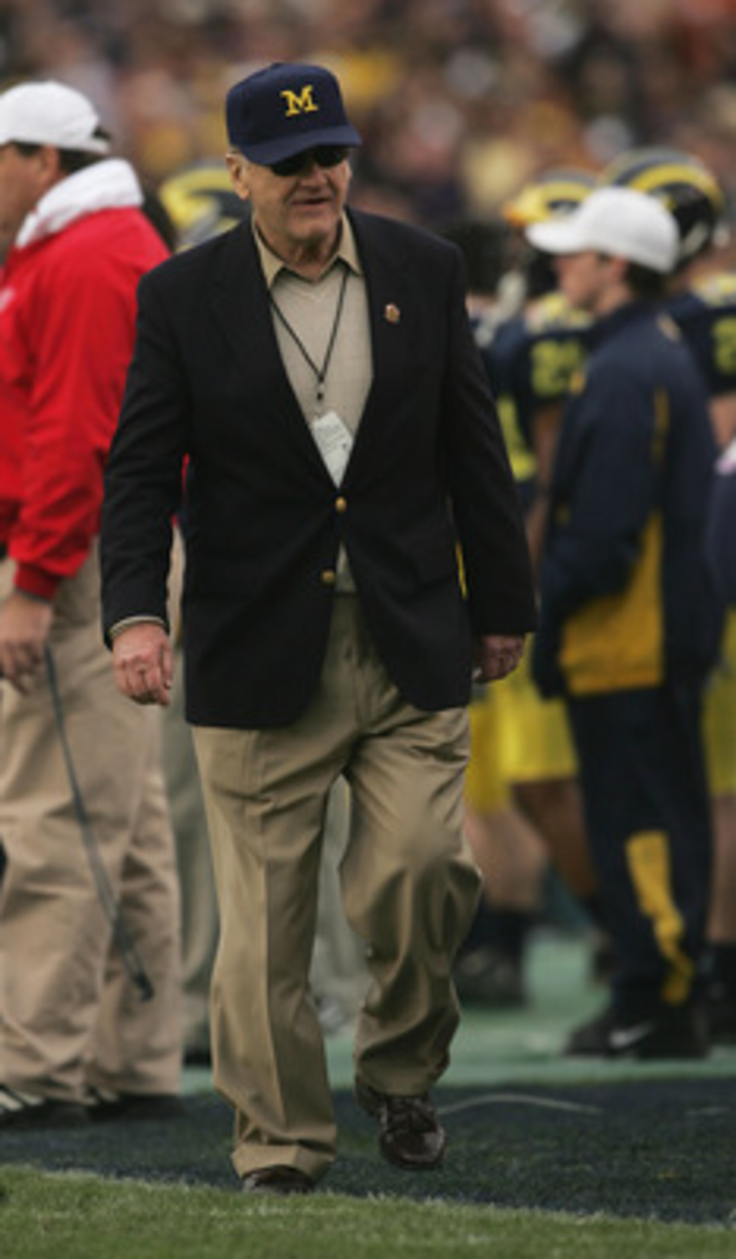PASADENA, CA - JANUARY 1: Former Michigan coach Bo Schembechler walks the sidelines as the Texas Longhorns take on the Michigan Wolverines in the 91st Rose Bowl Game at the Rose Bowl on January 1, 2005 in Pasadena, California. Texas defeated Michigan 38-3