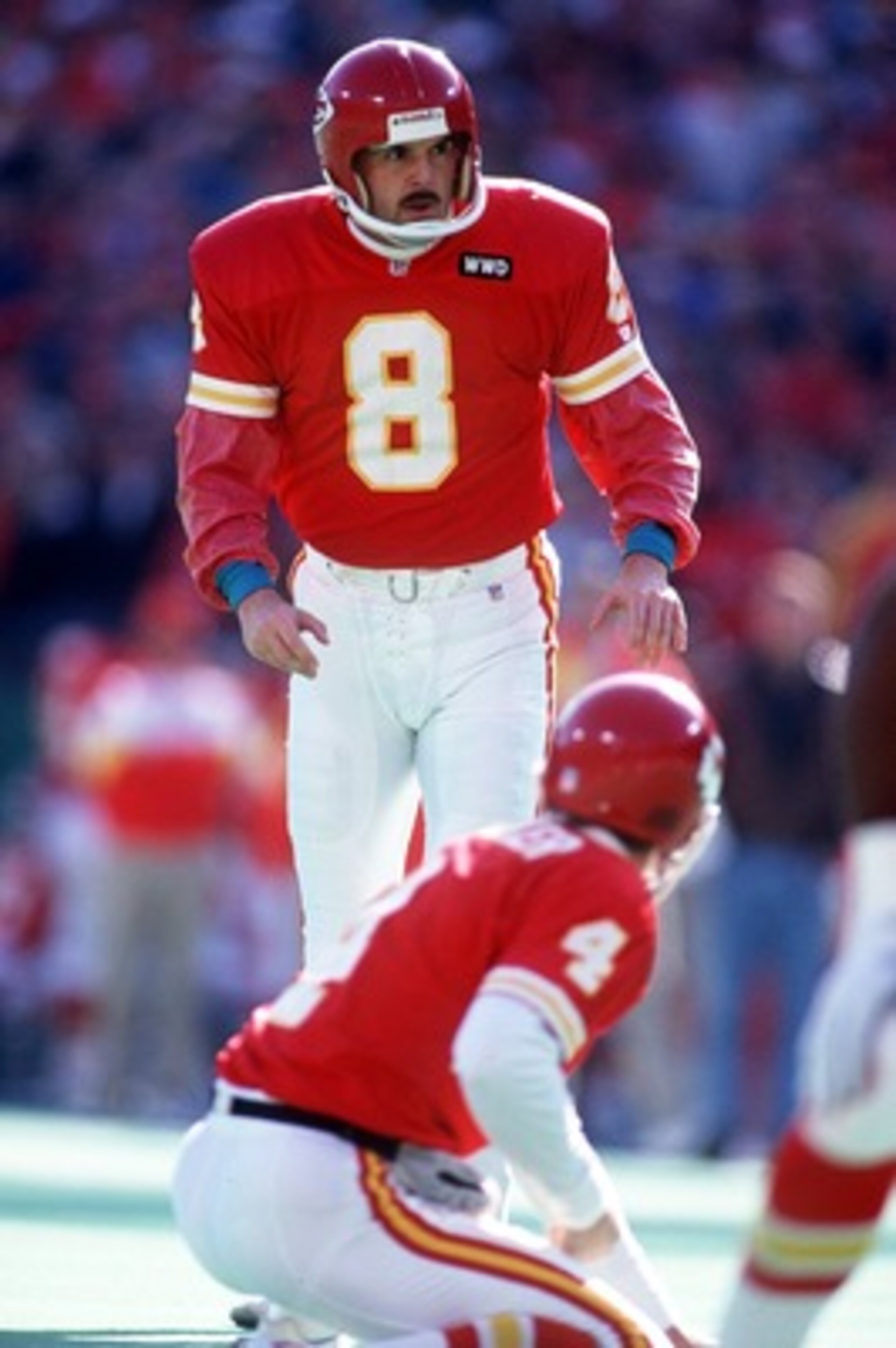 27 Dec 1992: KANSAS CITY KICKER LOOKS TO THE GOAL POSTS AS HE READIES FOR KICK A FIELD GOAL DURING THE CHIEFS 42-20 VICTORY OVER THE BRONCOS.