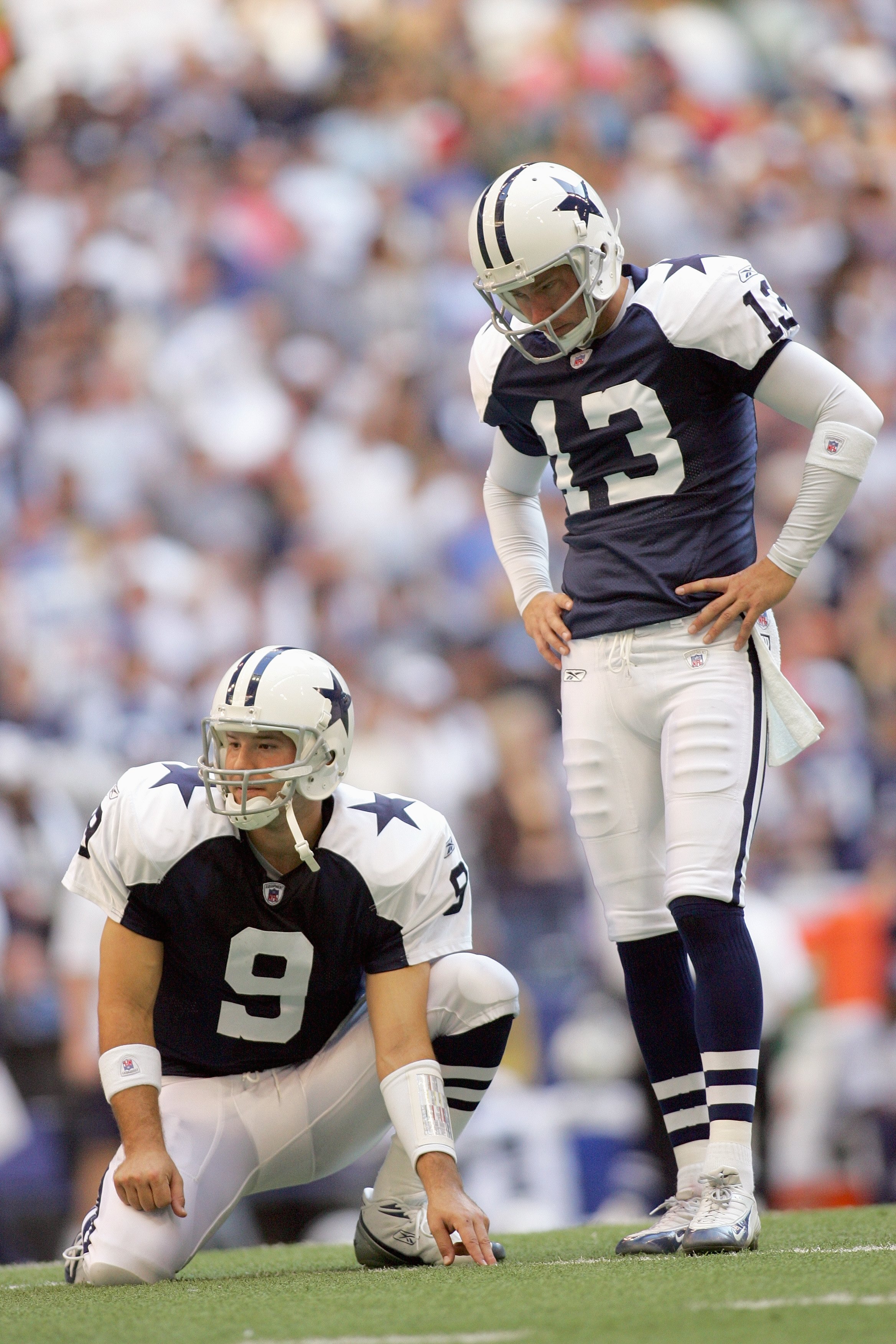 DALLAS - NOVEMBER 23:  Mike Vanderjagt #13 of the Dallas Cowboys stands ready to kicks a field goal during the game against the Tampa Bay Buccaneers at Texas Stadium November 23, 2006 in Irving, Texas. (Photo by Ronald Martinez/Getty Images)