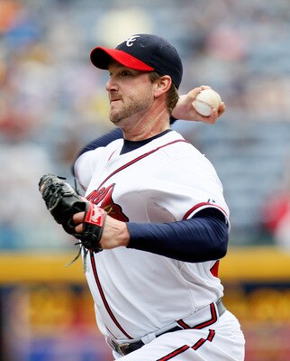 ATLANTA, GA - MAY 17:  Derek Lowe #32 of the Atlanta Braves pitches to the Houston Astros at Turner Field on May 17, 2011 in Atlanta, Georgia.  (Photo by Kevin C. Cox/Getty Images)