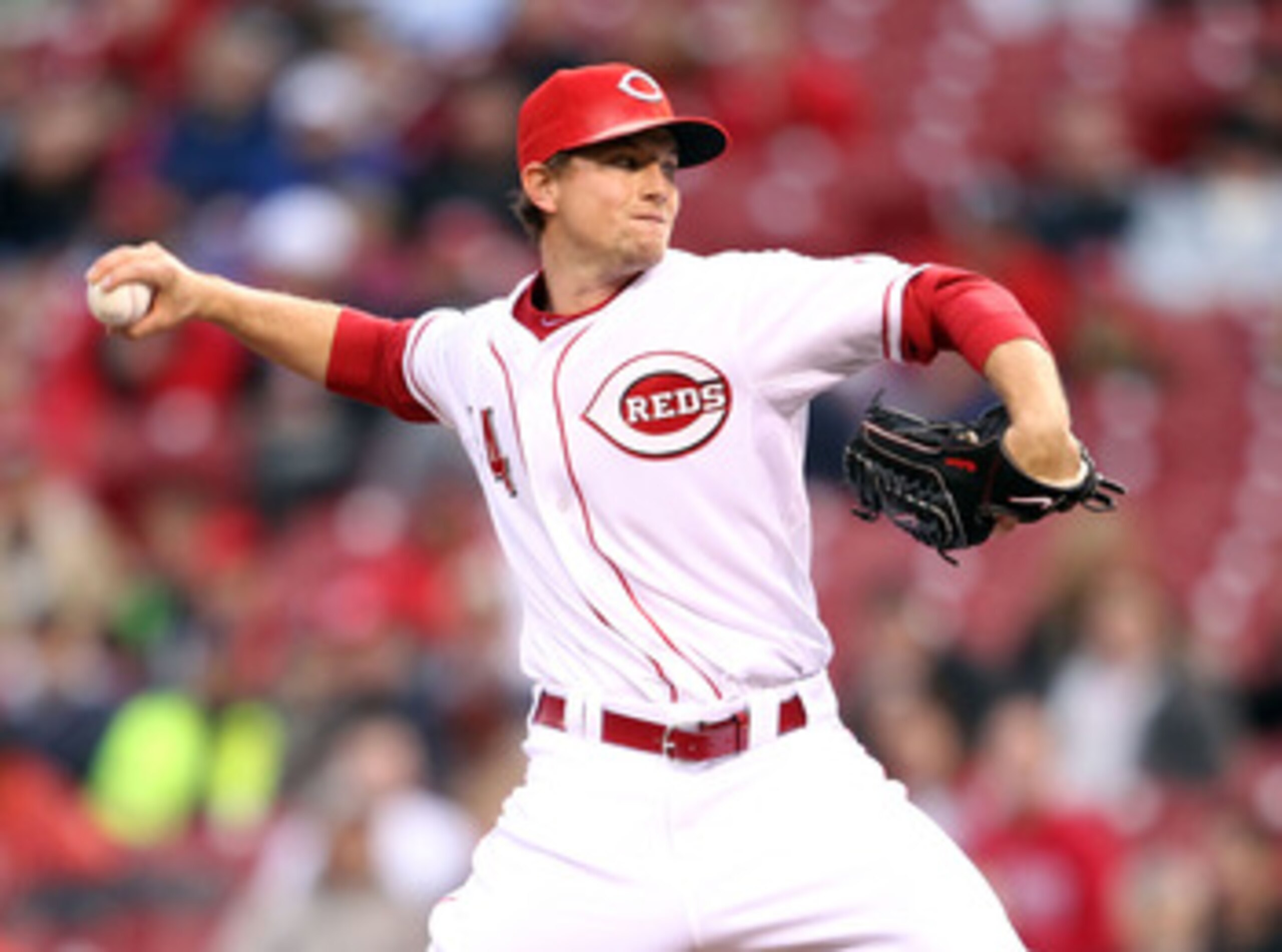 CINCINNATI, OH - MAY 03:  Mike Leake #44 of the Cincinnati Reds throws a pitch during the game against the Houston Astros at Great American Ball Park on May 3, 2011 in Cincinnati, Ohio.  (Photo by Andy Lyons/Getty Images)