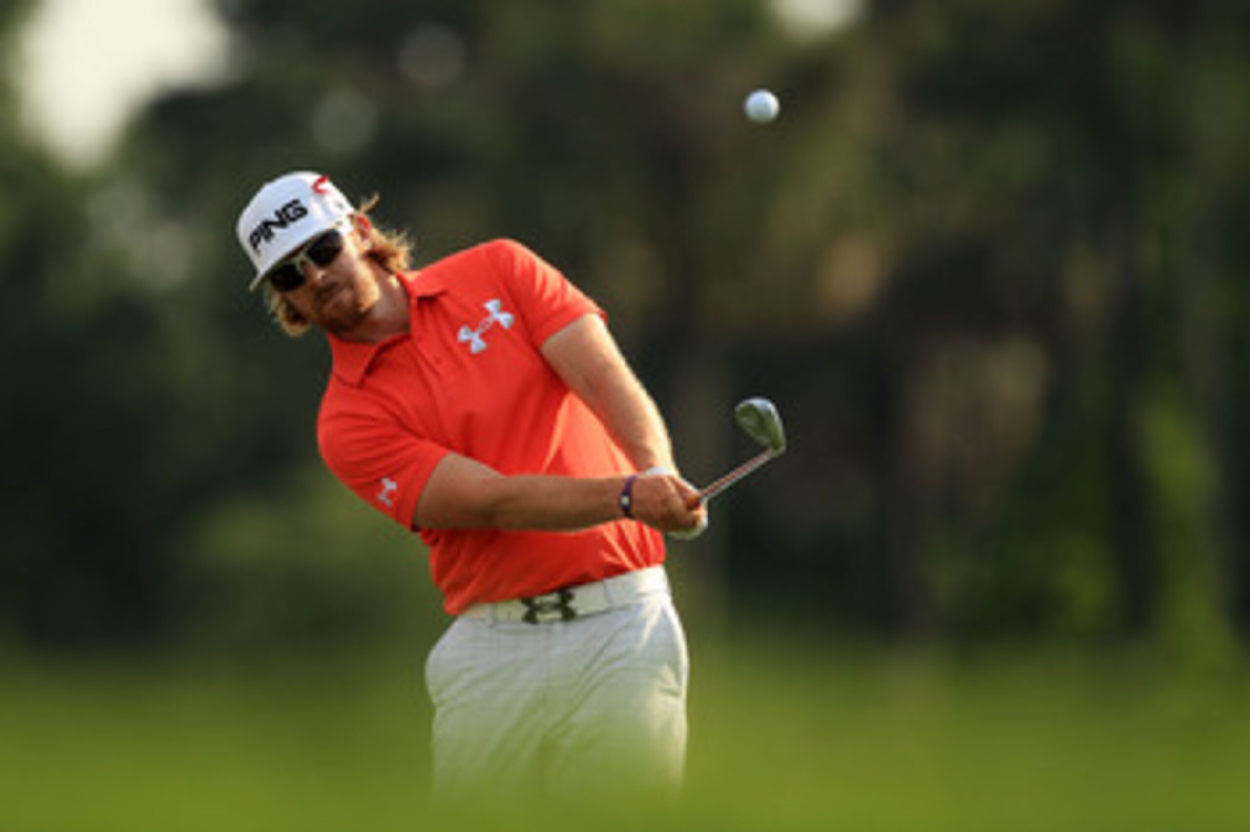 PONTE VEDRA BEACH, FL - MAY 14:  Hunter Mahan plays a pitch shot during the third round of THE PLAYERS Championship held at THE PLAYERS Stadium course at TPC Sawgrass on May 14, 2011 in Ponte Vedra Beach, Florida.  (Photo by Streeter Lecka/Getty Images)