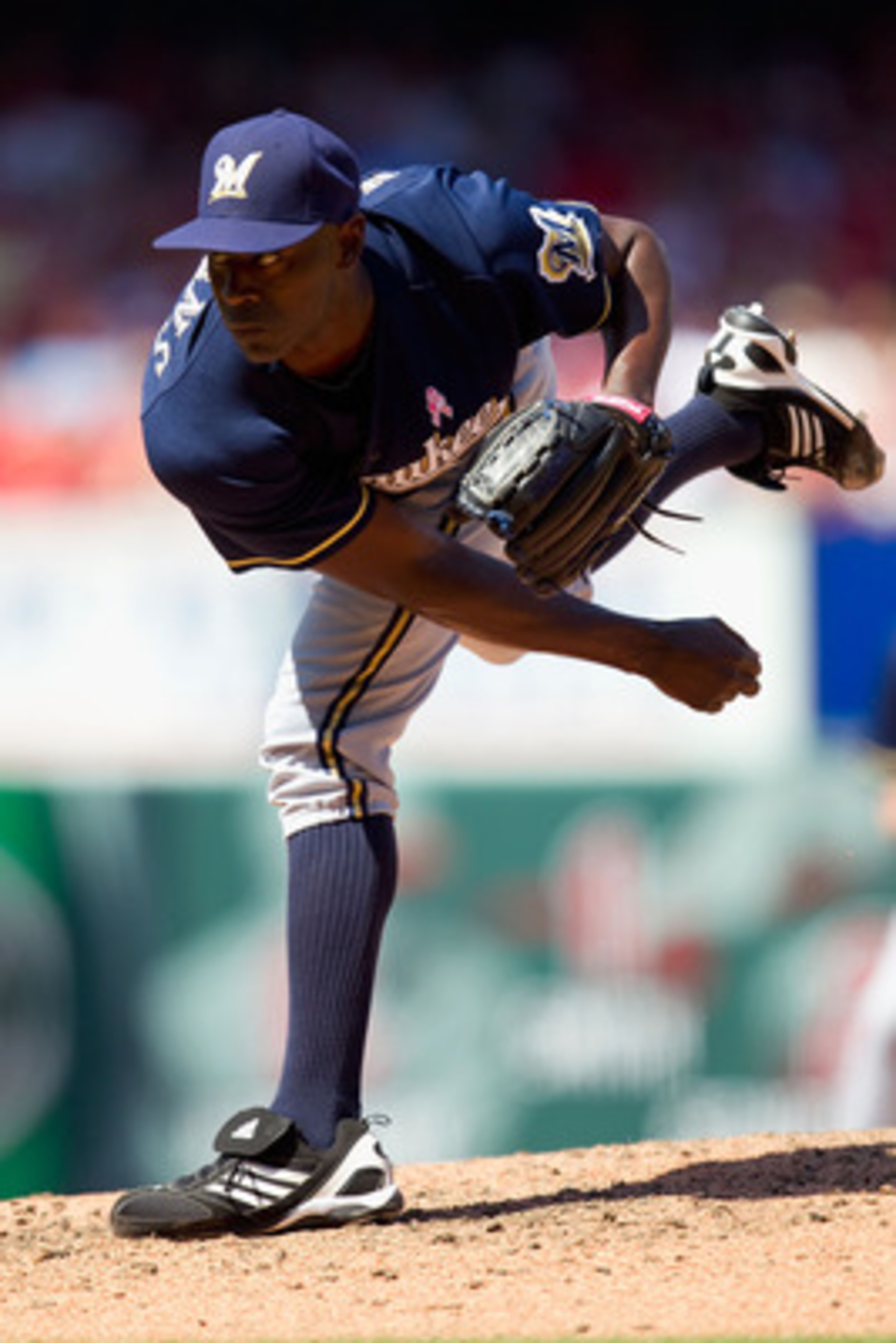 ST. LOUIS, MO - MAY 8: Reliever LaTroy Hawkins #32 of the Milwaukee Brewers pitches against the St. Louis Cardinals at Busch Stadium on May 8, 2011 in St. Louis, Missouri.  (Photo by Dilip Vishwanat/Getty Images)