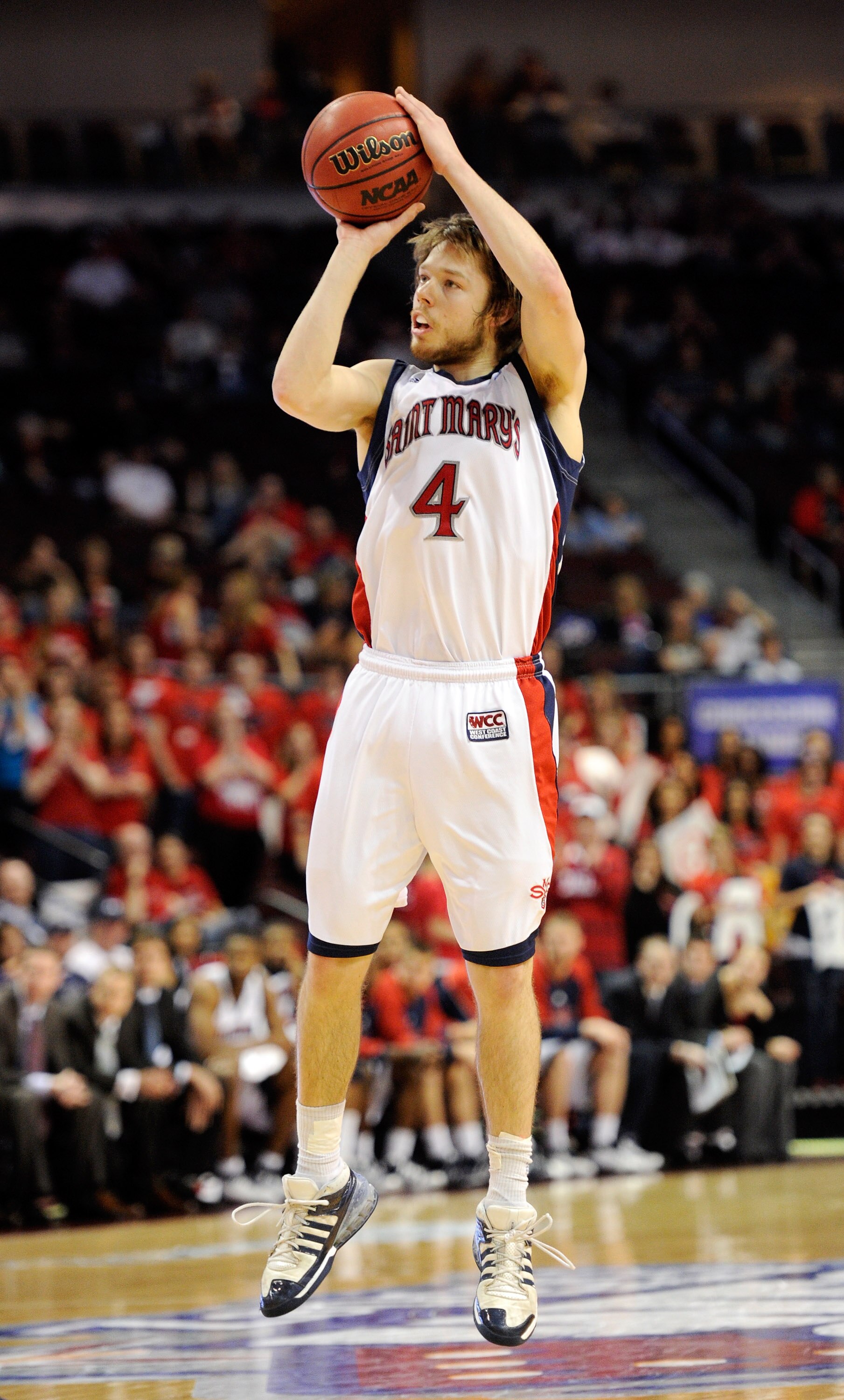 LAS VEGAS, NV - MARCH 06:  Matthew Dellavedova #4 of the Saint Mary's Gaels shoots against the Santa Clara Broncos during a semifinal game of the Zappos.com West Coast Conference Basketball tournament at the Orleans Arena March 6, 2011 in Las Vegas, Nevad