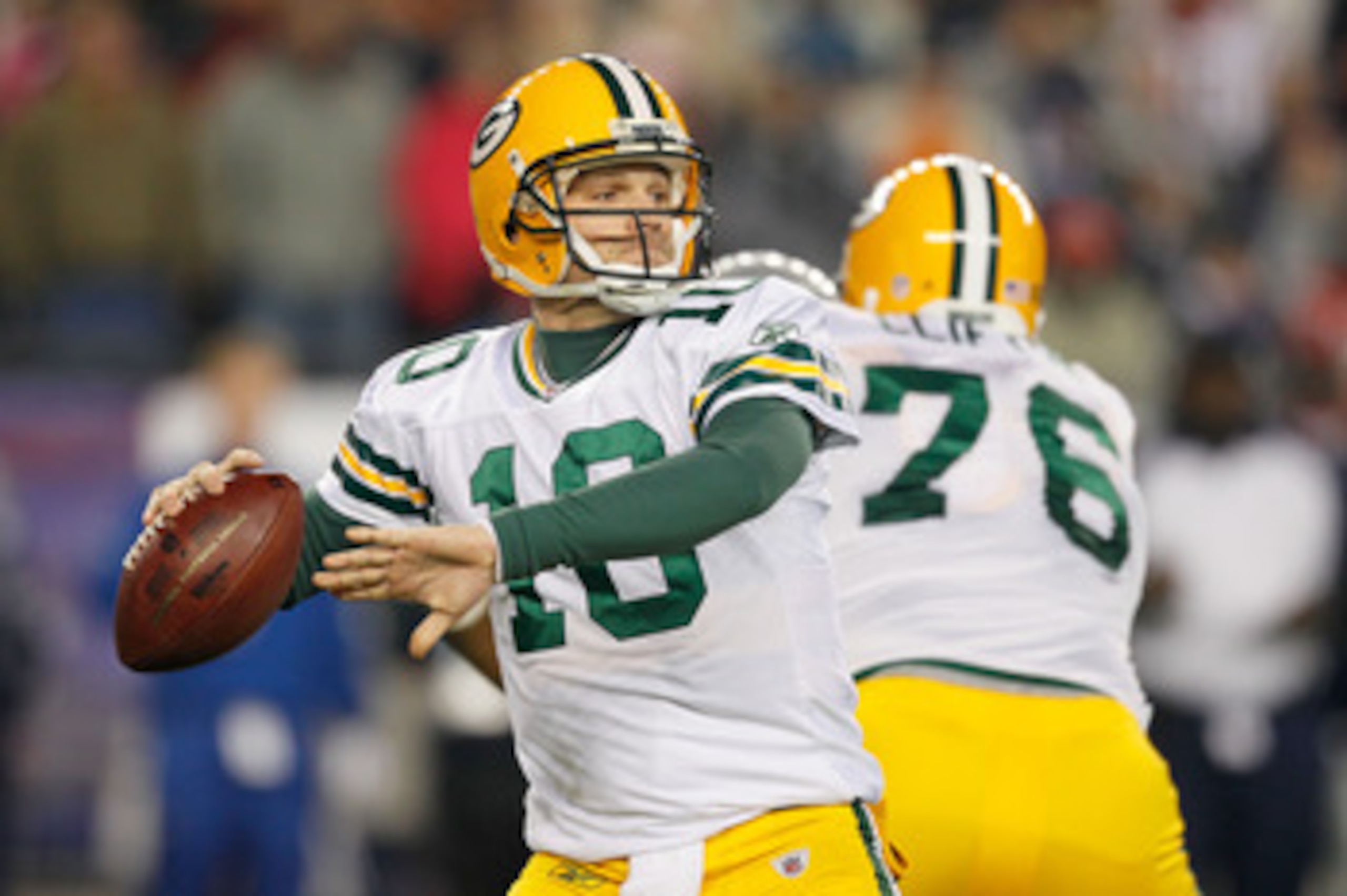 FOXBORO, MA - DECEMBER 19:  Quarterback Matt Flynn #10 of the Green Bay Packers looks to pass during the first quarter of the game against the New England Patriots at Gillette Stadium on December 19, 2010 in Foxboro, Massachusetts. The Patriots won the ga
