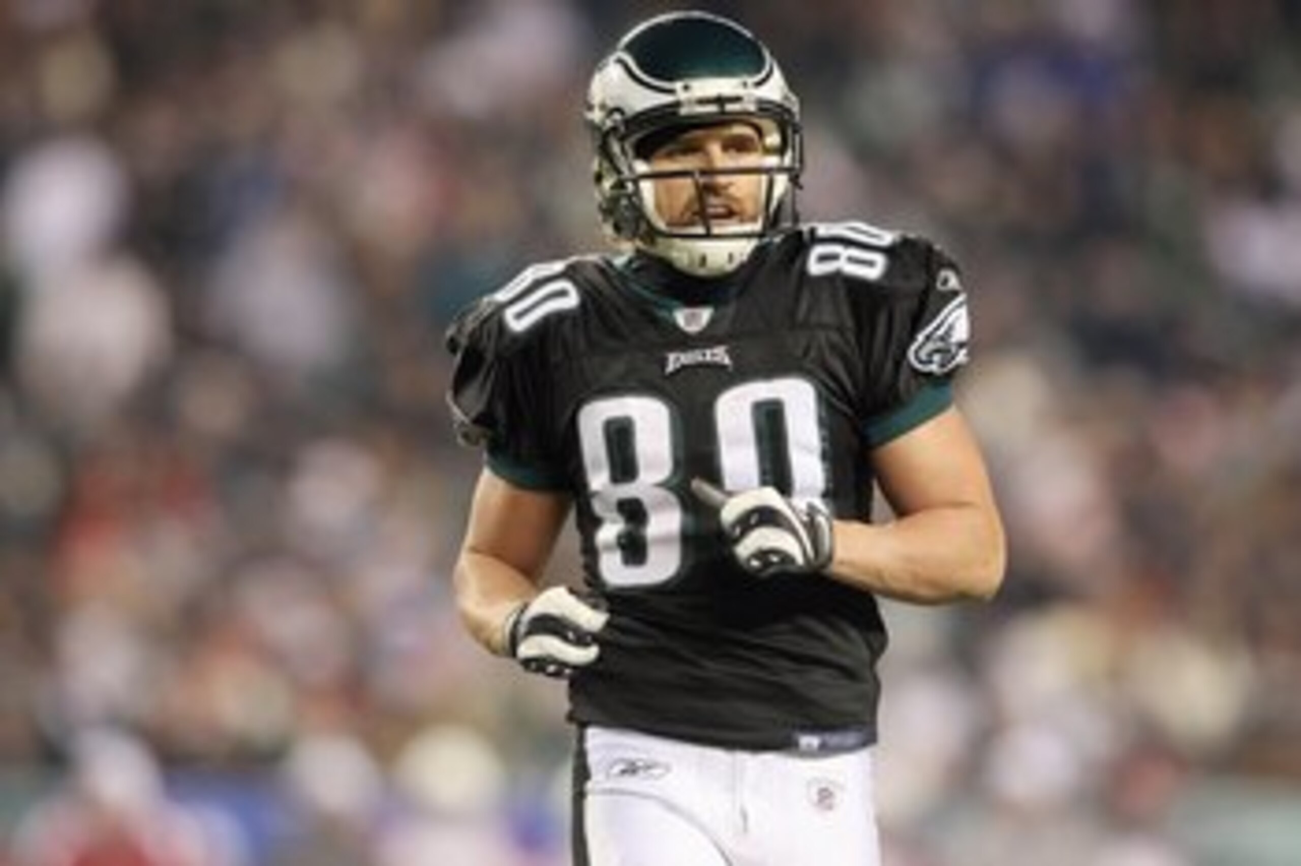 PHILADELPHIA - NOVEMBER 27:  Kevin Curtis #80 of the Philadelphia Eagles jogs on the field during the game against the Arizona Cardinals at Lincoln Financial Field on November 27, 2008 in Philadelphia, Pennsylvania. (Photo by: Nick Laham/Getty Images)