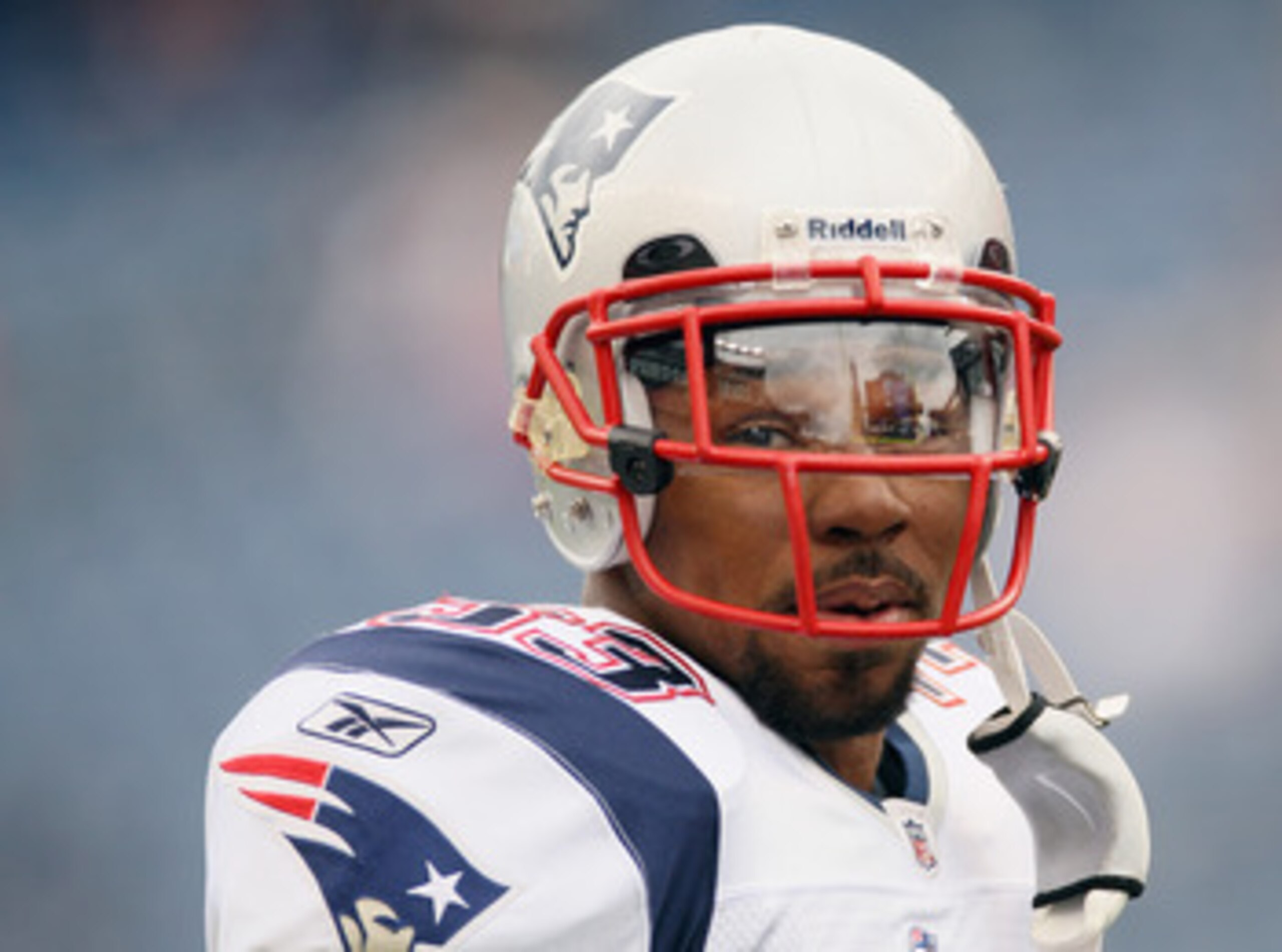 FOXBORO, MA - SEPTEMBER 12:  Kevin Faulk #33 of the New England Patriots looks on before the game against the Cincinnati Bengals during the NFL season opener on September 12, 2010 at Gillette Stadium in Foxboro, Massachusetts.  (Photo by Elsa/Getty Images