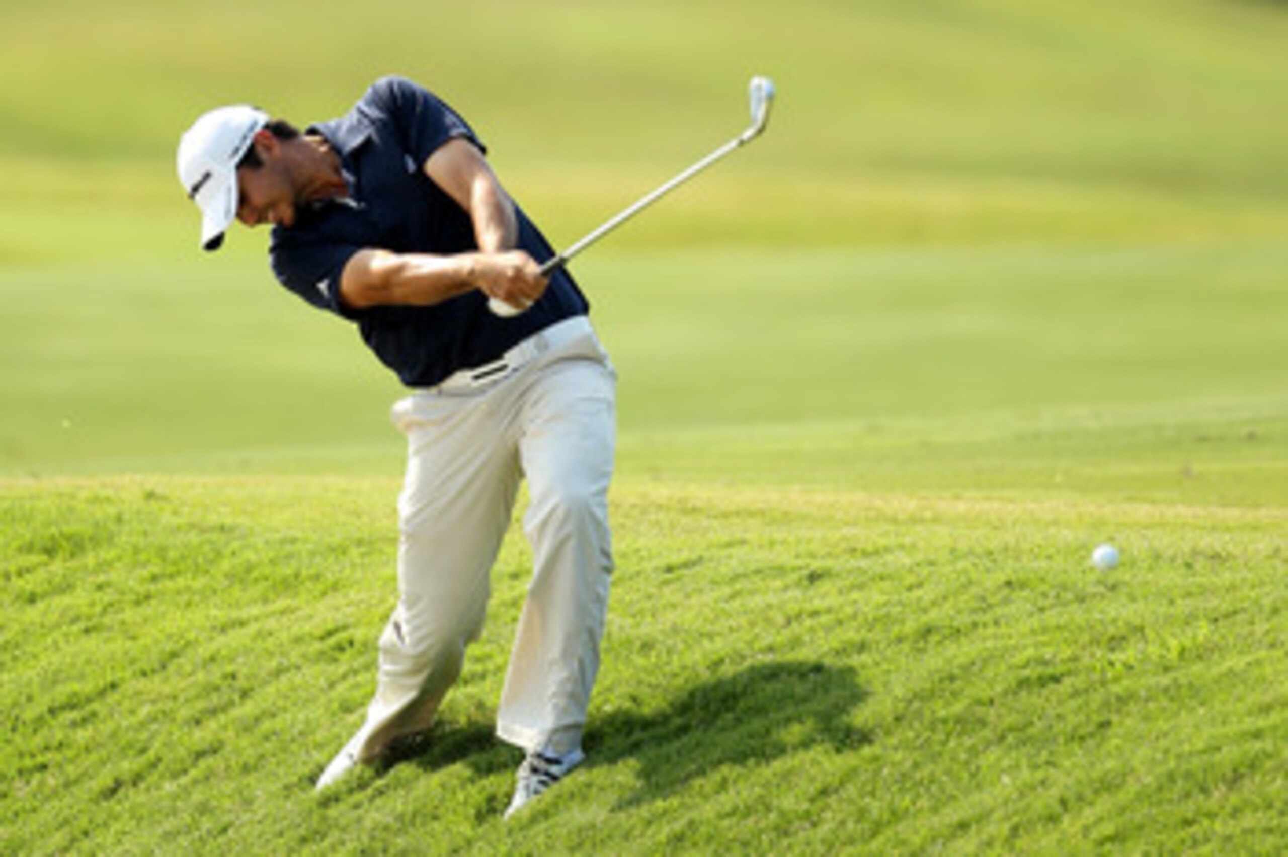 PONTE VEDRA BEACH, FL - MAY 12:  Jason Day of Australia hits an approach shot on the fifth hole during the first round of THE PLAYERS Championship held at THE PLAYERS Stadium course at TPC Sawgrass on May 12, 2011 in Ponte Vedra Beach, Florida.  (Photo by