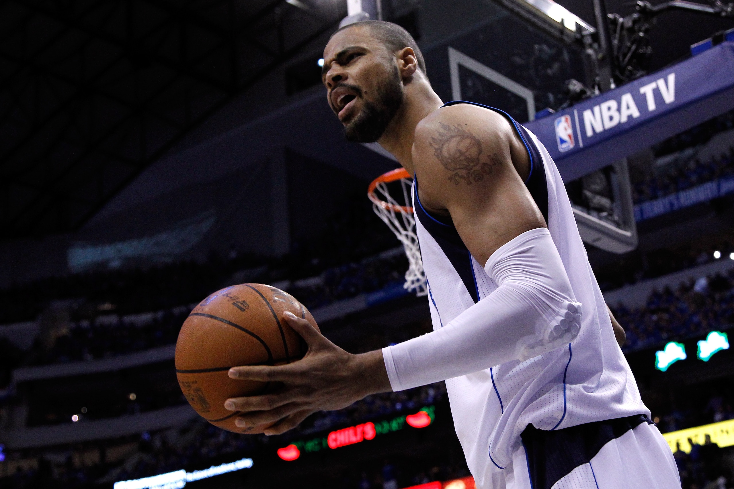 DALLAS, TX - MAY 17:  Tyson Chandler #6 of the Dallas Mavericks reacts in the first quarter while taking on the Oklahoma City Thunder in Game One of the Western Conference Finals during the 2011 NBA Playoffs at American Airlines Center on May 17, 2011 in