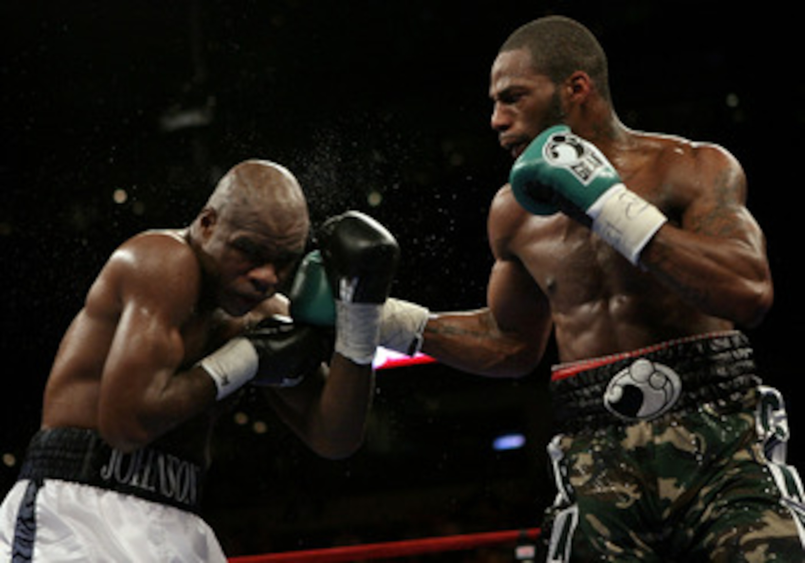 TAMPA, FLORIDA - APRIL 12: Action between Chad Dawson (R) and Glen Johnson during the WBC Light Heavyweight title fight on Saturday April 12, 2008 at St. Pete Times Forum, Tampa, Florida. (Photo by John Gichigi/Getty Images) TAMPA, FLORIDA - APRIL 12: Action between Chad Dawson (R) and Glen Johnson during the WBC Light Heavyweight title fight on Saturday April 12, 2008 at St. Pete Times Forum, Tampa, Florida. (Photo by John Gichigi/Getty Images)