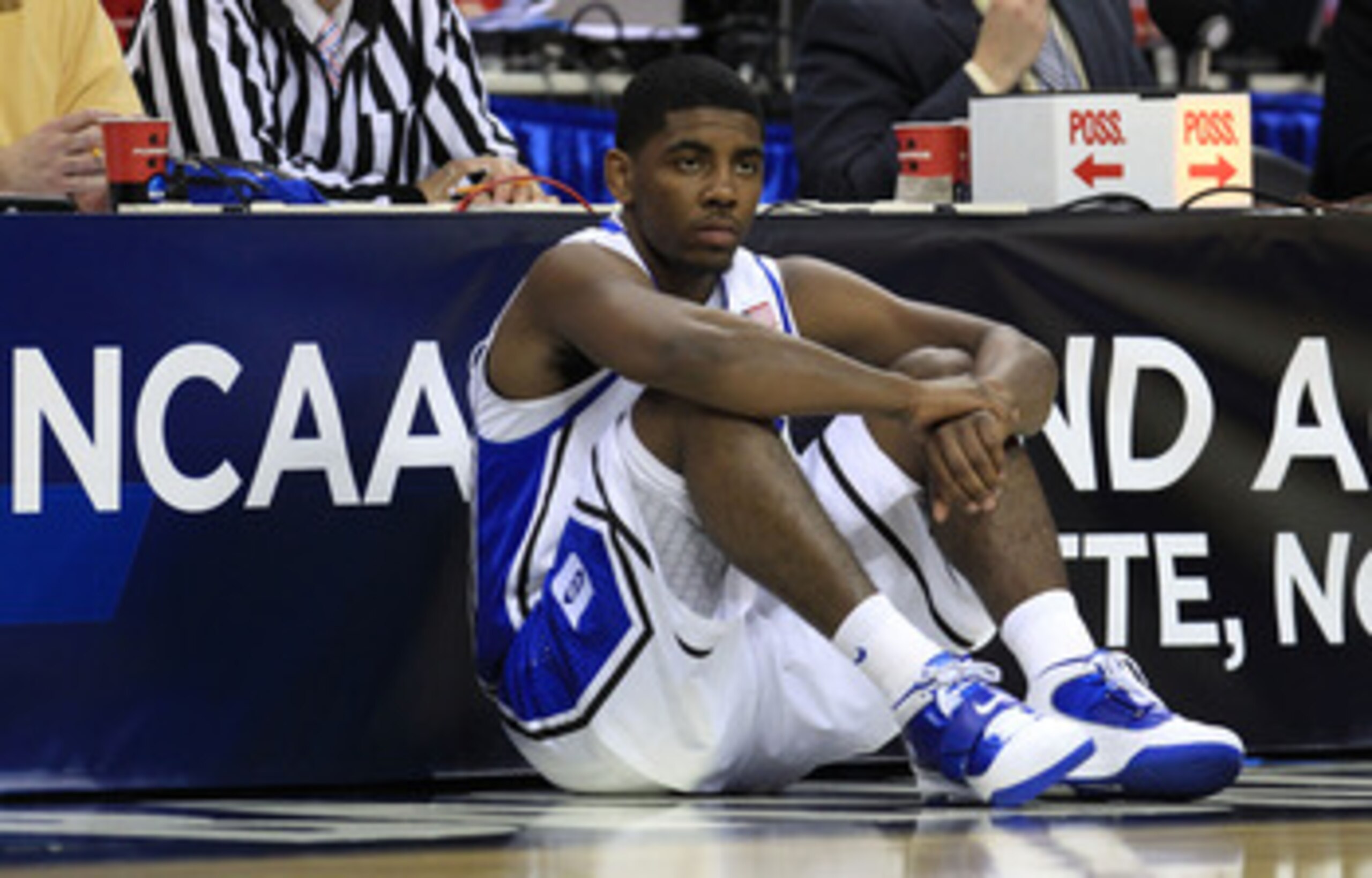 HOUSTON, TX - APRIL 02: Brandon Knight #12 of the Kentucky Wildcats moves the ball while taking on the Connecticut Huskies during the National Semifinal game of the 2011 NCAA Division I Men's Basketball Championship at Reliant Stadium on April 2, 2011 in HOUSTON, TX - APRIL 02: Brandon Knight #12 of the Kentucky Wildcats moves the ball while taking on the Connecticut Huskies during the National Semifinal game of the 2011 NCAA Division I Men's Basketball Championship at Reliant Stadium on April 2, 2011 in