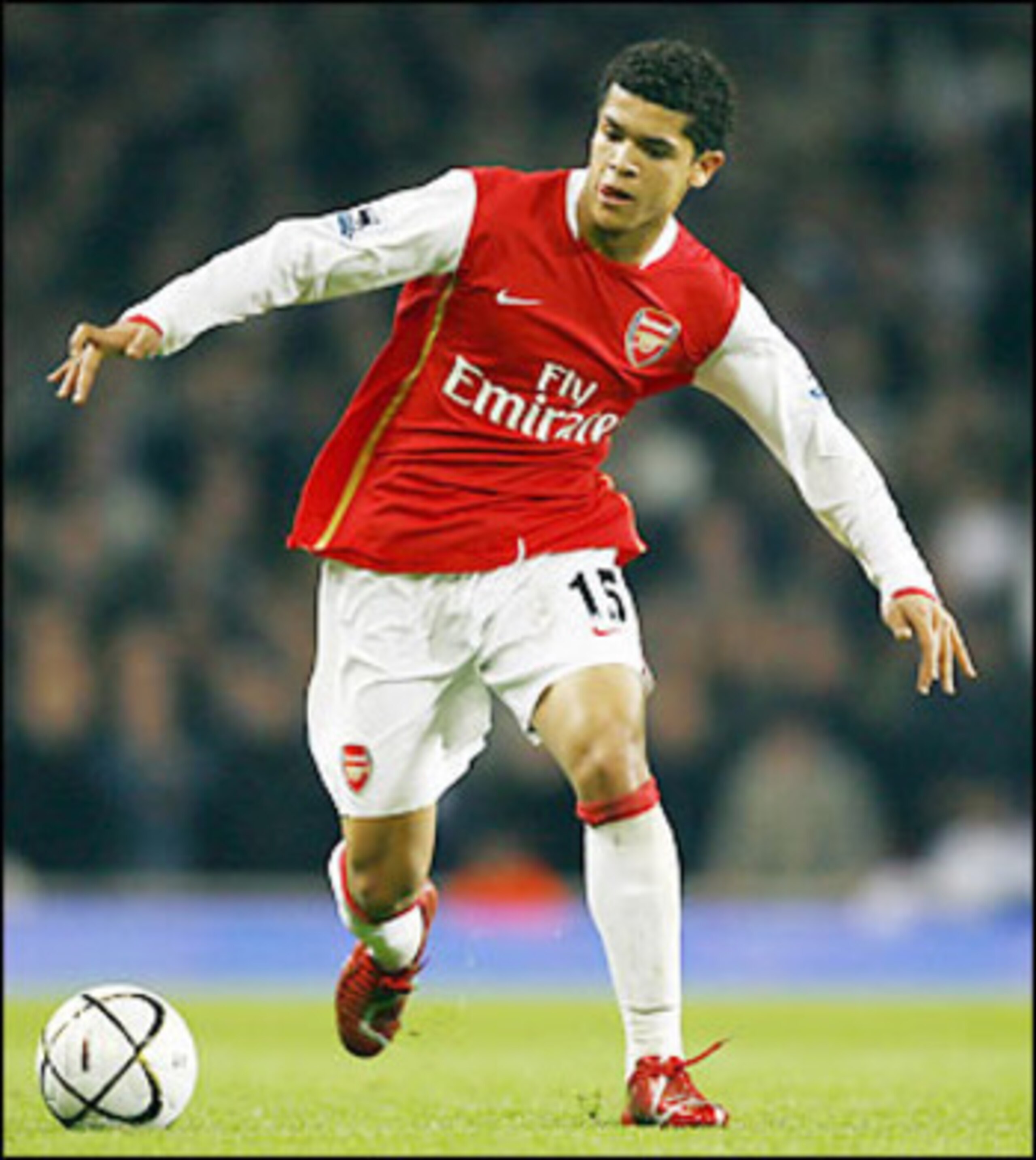 Denilson.... fragile Denilson.... fragile
