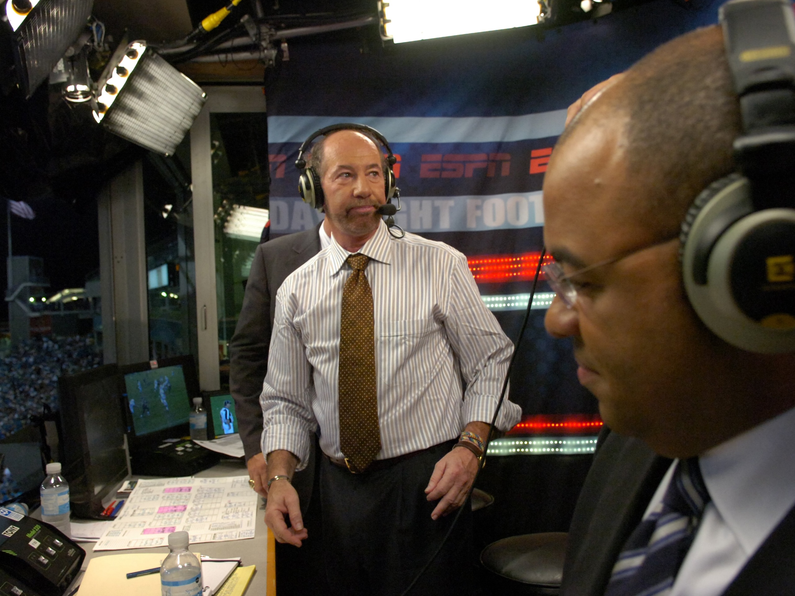 JACKSONVILLE, FL - OCTOBER 22: ESPN analyst Tony Kornheiser  checks play as the Jacksonville Jaguars host the Indianapolis Colts at the Jacksonville Municipal Stadium on October 22, 2007 in Jacksonville, Florida.  The Colts won 29 - 7. (Photo by Al Messer