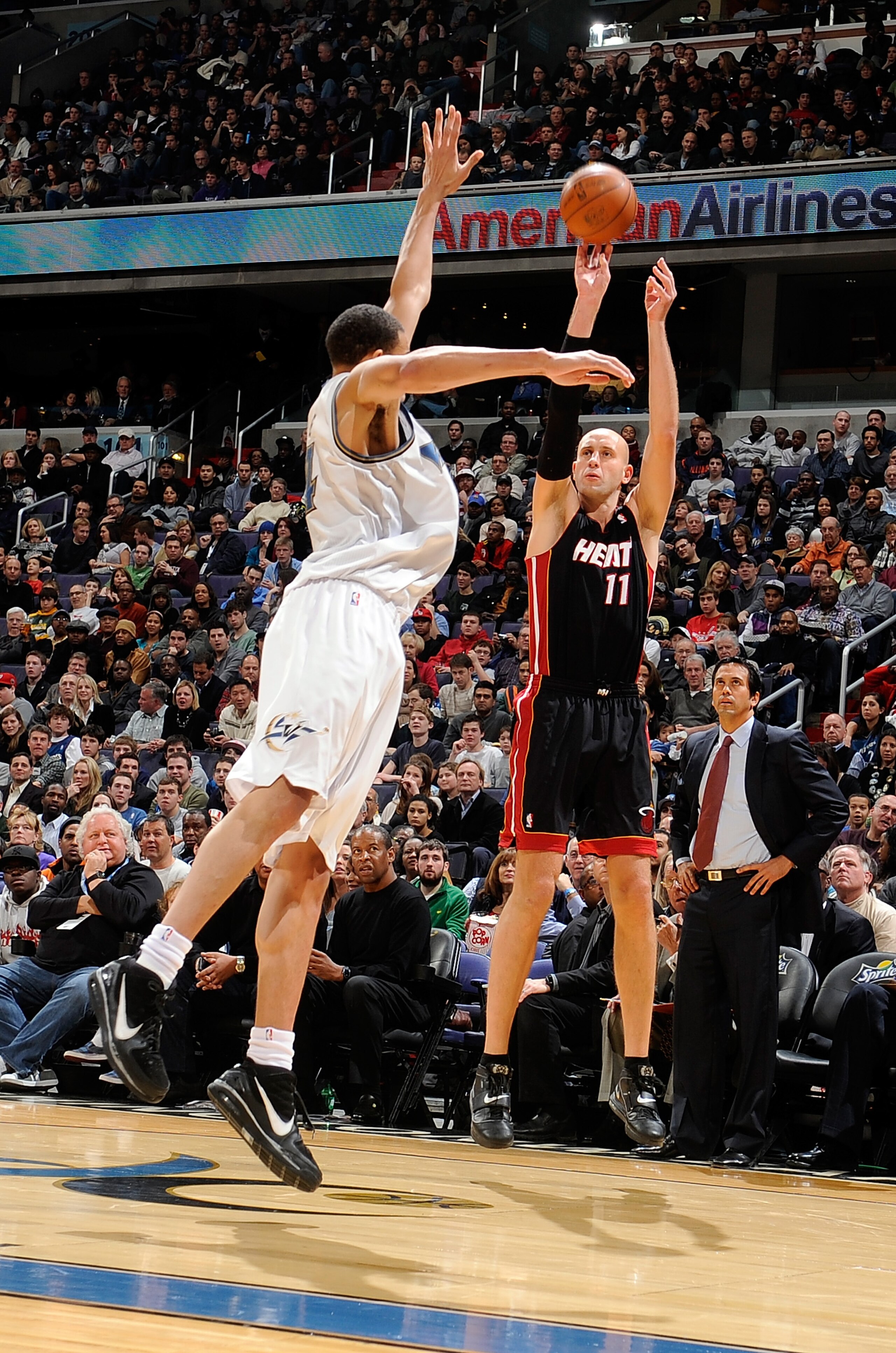 WASHINGTON - DECEMBER 18:  Zydrunas Ilgauskas #11 of the Miami Heat shoots a jump shot against the Washington Wizards at the Verizon Center on December 18, 2010 in Washington, DC. NOTE TO USER: User expressly acknowledges and agrees that, by downloading a