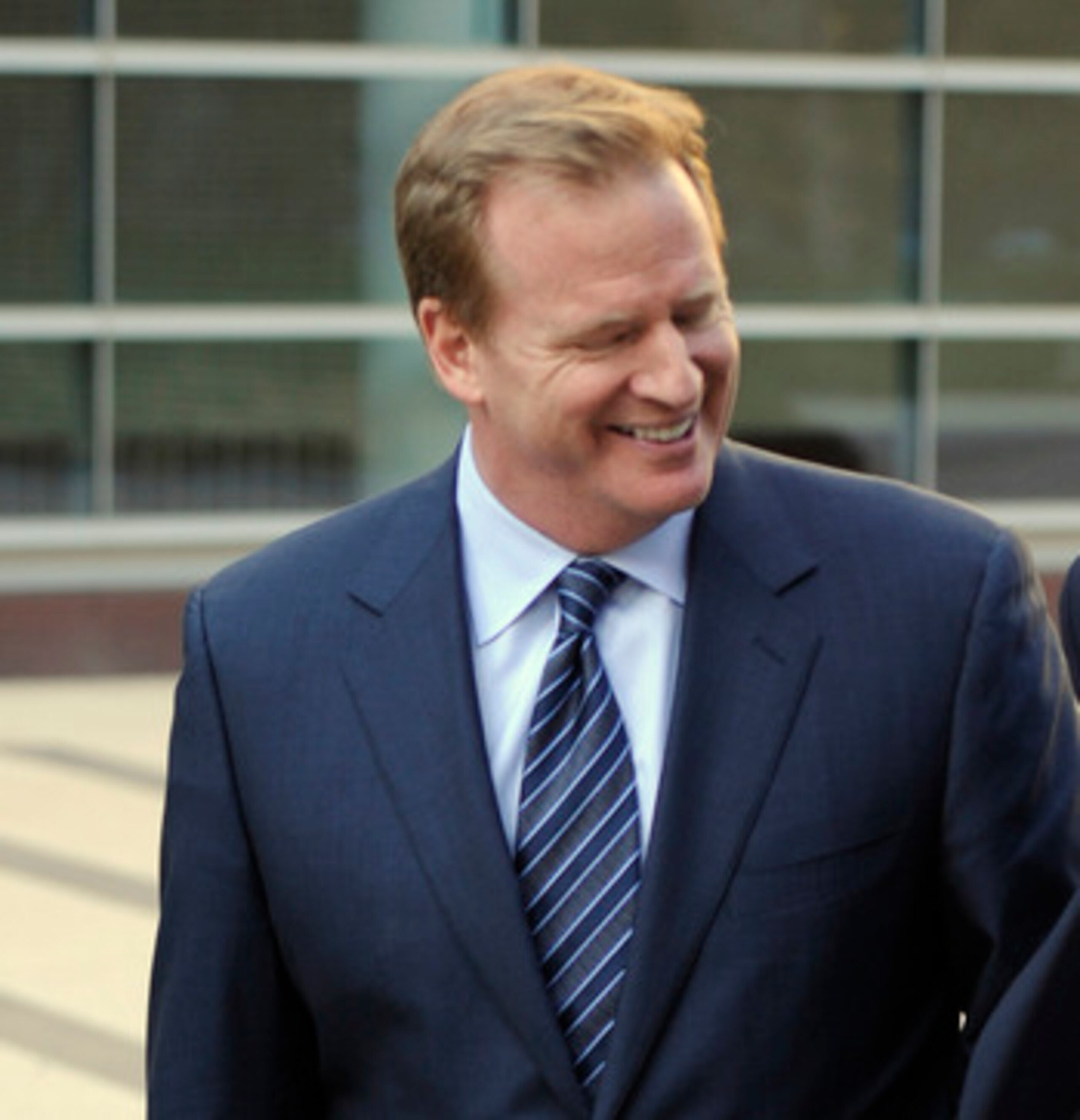 MINNEAPOLIS, MN - MAY 16: NFL Commissioner Roger Goodell leaves court-ordered mediation at the U.S. Courthouse on May 16, 2011 in Minneapolis, Minnesota. Mediation was ordered after a hearing on an antitrust lawsuit filed by NFL players against the NFL ow