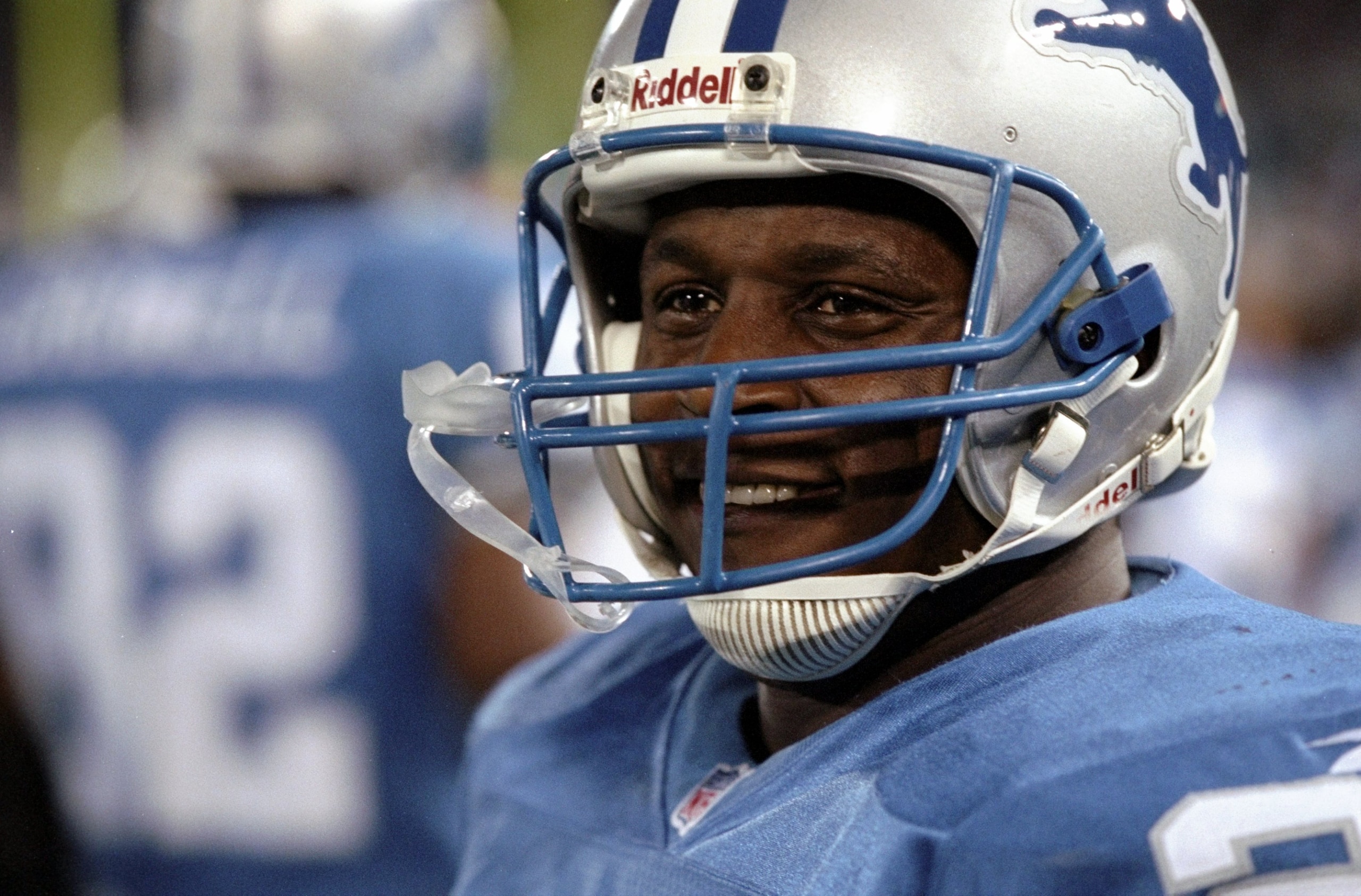 28 Sep 1998:  Runningback Barry Sanders #20 of the Detroit Lions looks on during a game against the Tampa Bay Buccaneers at the Pontiac Silverdome in Pontiac, Michigan. The Lions defeated the Buccaneers 27-6.