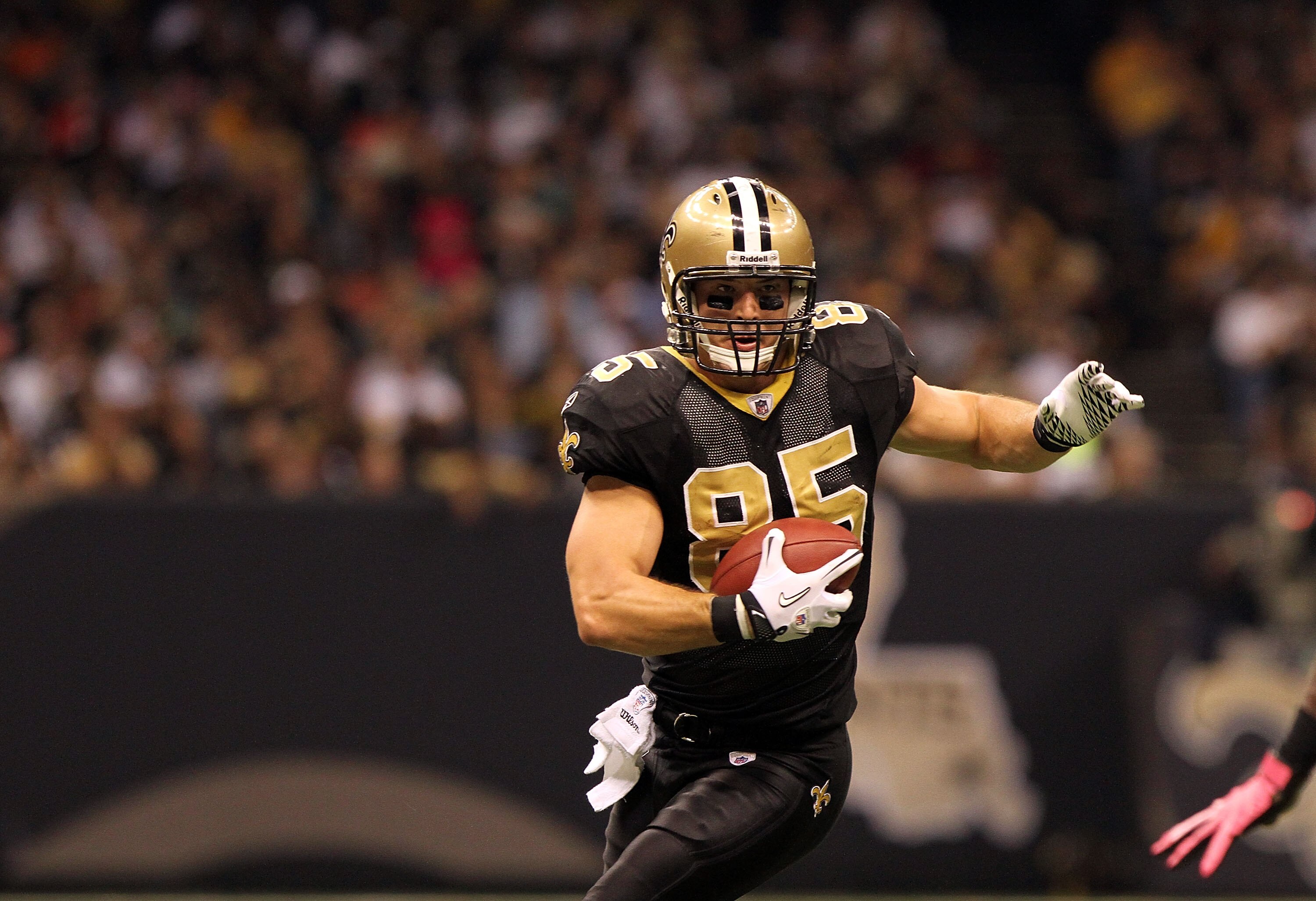 NEW ORLEANS, LA - OCTOBER 31: David Thomas #85 of the New Orleans Saints in action against the Pittsburgh Steelers at the Louisiana Superdome on October 31, 2010 in New Orleans, Louisiana. (Photo by Matthew Sharpe/Getty Images)
