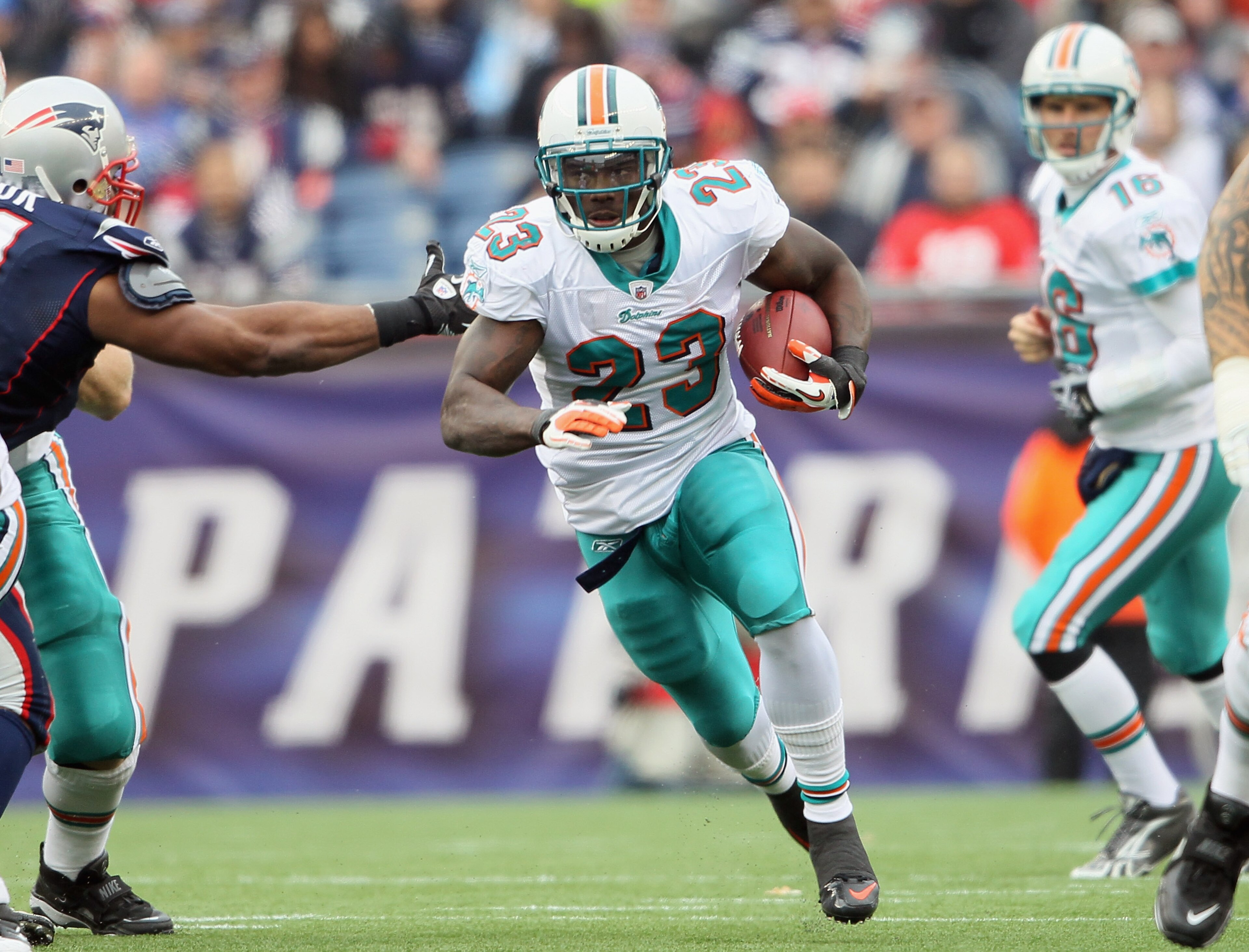 FOXBORO, MA - JANUARY 02: Ronnie Brown #23 of the Miami Dolphins carries the ball in the first half against the New England Patriots on January 2, 2011 at Gillette Stadium in Foxboro, Massachusetts. (Photo by Elsa/Getty Images) FOXBORO, MA - JANUARY 02: Ronnie Brown #23 of the Miami Dolphins carries the ball in the first half against the New England Patriots on January 2, 2011 at Gillette Stadium in Foxboro, Massachusetts. (Photo by Elsa/Getty Images)