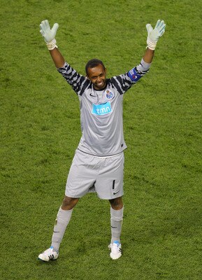 DUBLIN, IRELAND - MAY 18:  Helton of FC Porto celebrates victory during the UEFA Europa League Final between FC Porto and SC Braga at Dublin Arena on May 18, 2011 in Dublin, Ireland.  (Photo by Julian Finney/Getty Images)