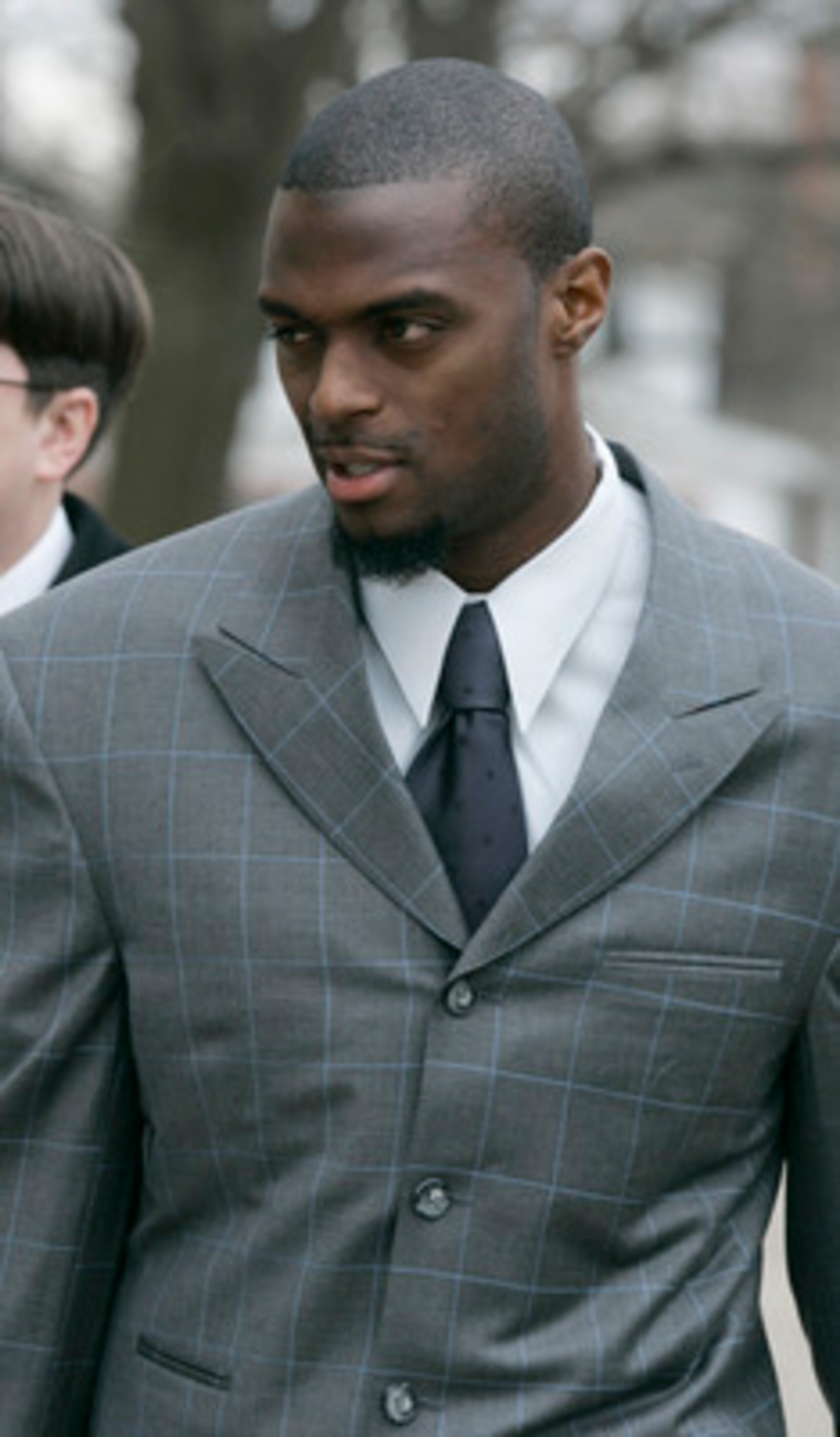 LEBANON - JANUARY 14: New York Giants wide receiver Plaxico Burress arrives at the Lebanon County Courthouse January 14, 2009 in Lebanon, Pa.  Burress is scheduled to appear in a civil trial in a dispute with an automobile dealer over what he owes in dama