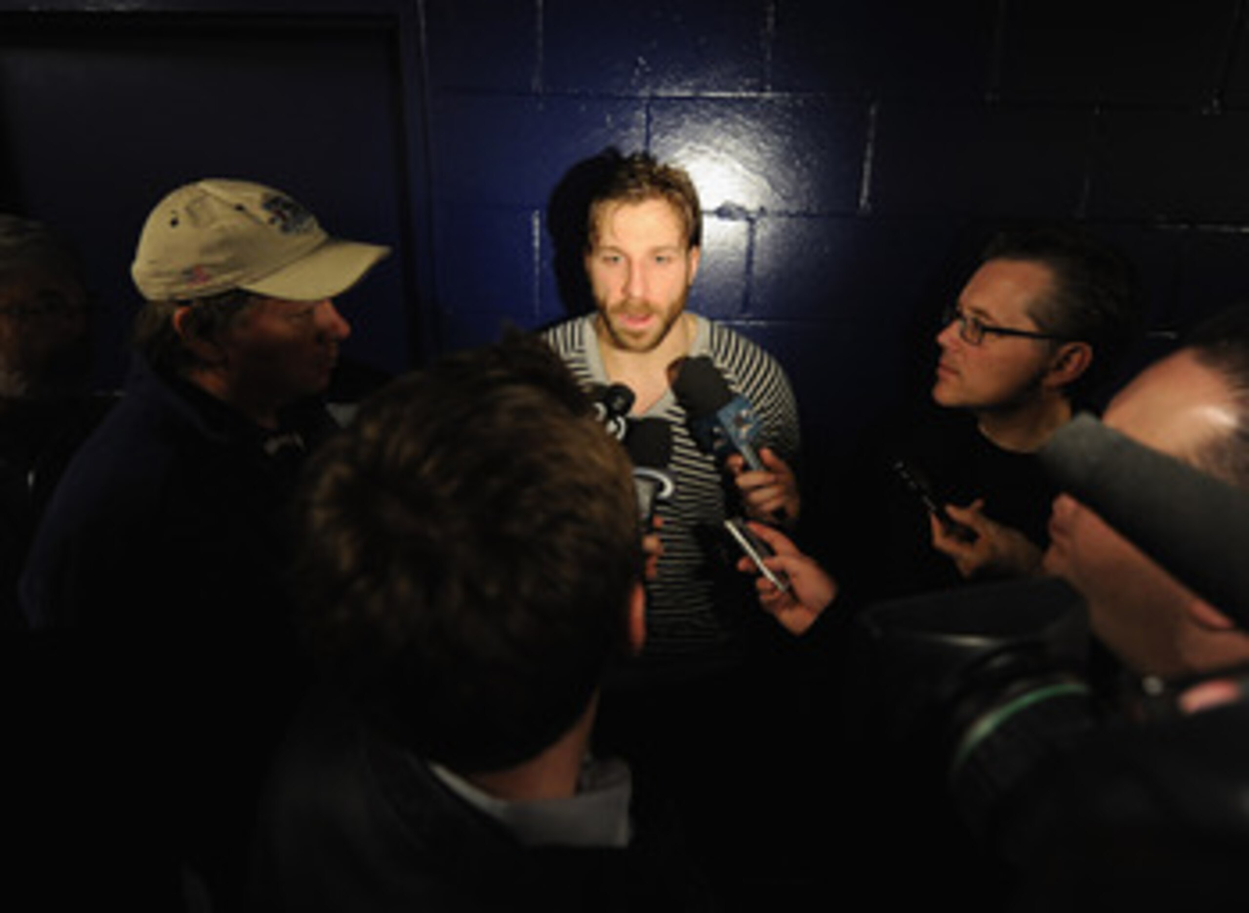 VANCOUVER, BC - MAY 16: Ryane Clowe #29 of the San Jose Sharks speaks to media during the Stanley Cup Western Conference Finals practice at the Rogers Arena on May 16, 2011 in Vancouver, Canada. (Photo by Harry How/Getty Images) VANCOUVER, BC - MAY 16: Ryane Clowe #29 of the San Jose Sharks speaks to media during the Stanley Cup Western Conference Finals practice at the Rogers Arena on May 16, 2011 in Vancouver, Canada. (Photo by Harry How/Getty Images)
