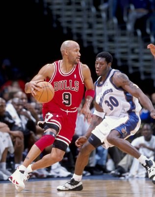 19 Feb 1999:  Ron Harper #9 of the Chicago Bulls in action during the game against the Washington Wizards at the MCI Center in Washington, D.C. The Wizards defeated the Bull 93-91.  Mandatory Credit: Doug Pensinger  /Allsport