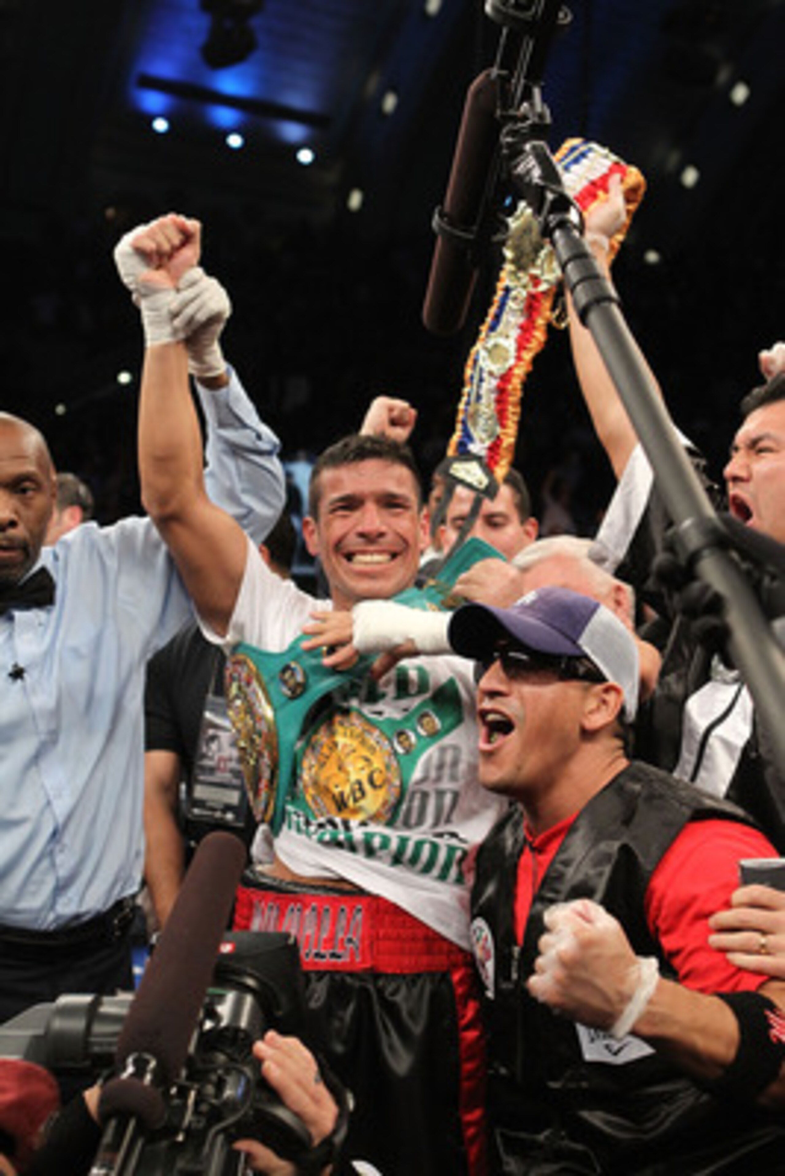 ATLANTIC CITY, NJ - NOVEMBER 20:  Sergio Martinez celebrates after knocking out Paul Williams in the second round of their Middleweight Championship fight on November 20, 2010 at The Boardwalk Hall in Atlantic City, New Jersey.  (Photo by Al Bello/Getty I