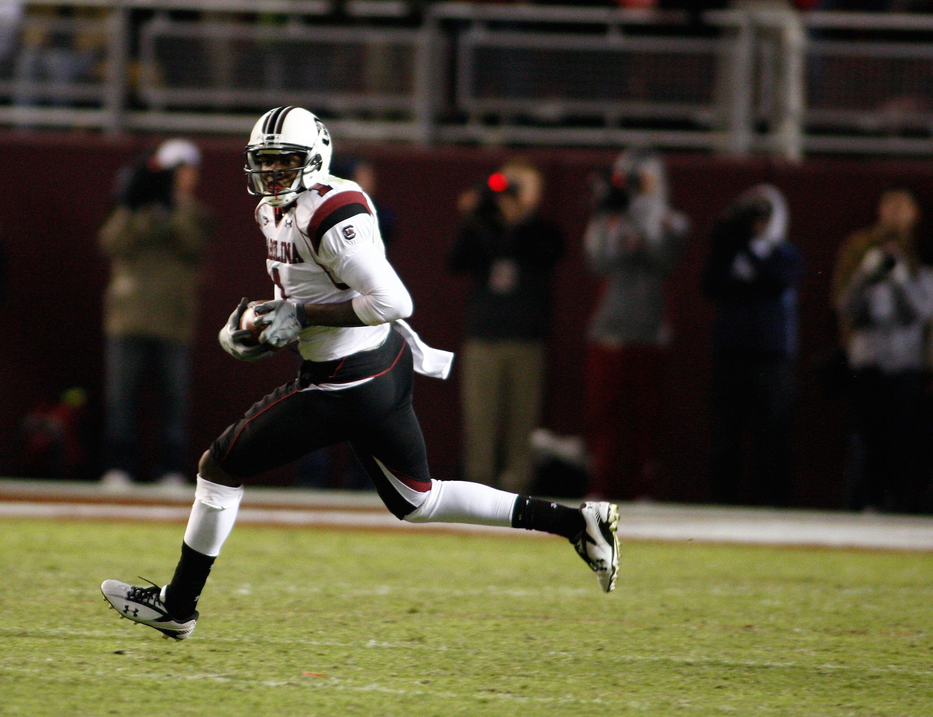 TUSCALOOSA - OCTOBER 17:   Alshon Jeffery of the South Carolina Gamecocks returns a kick during the game against the Alabama Crimson Tide at Bryant-Denny Stadium in Tuscaloosa, Alabama on October 17, 2009.  The Crimson Tide beat the Gamecocks 20-6.  (Phot