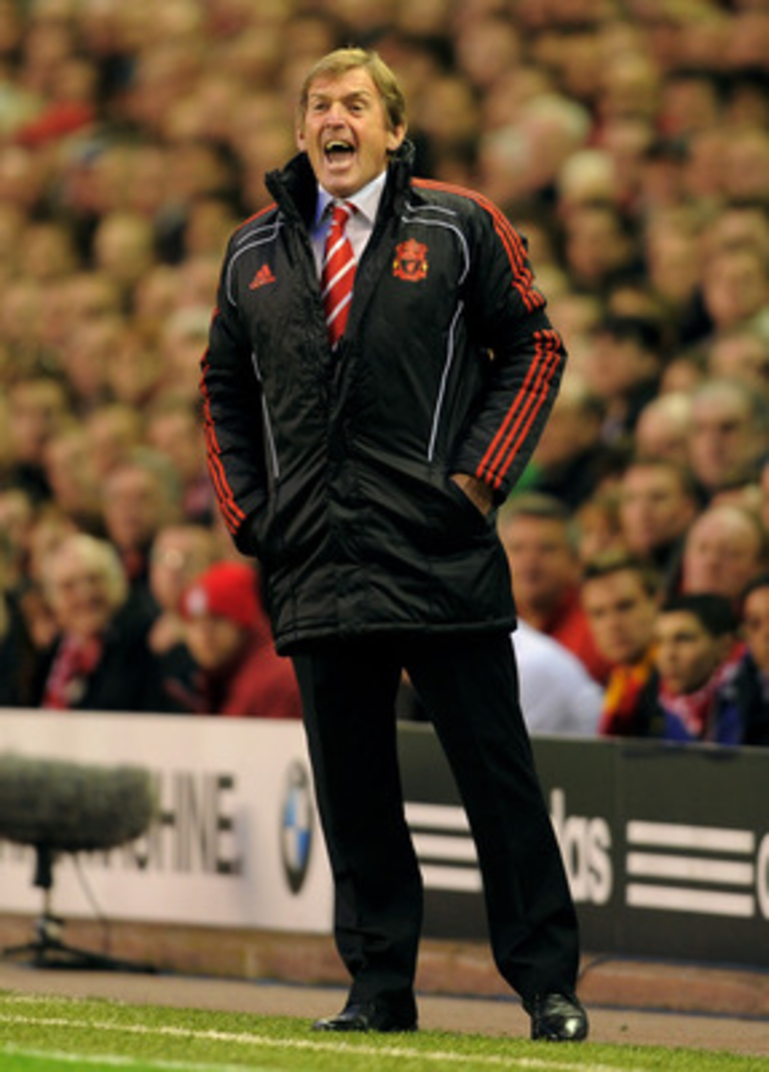 LIVERPOOL, ENGLAND - APRIL 11:  Liverpool Manager Kenny Dalglish shouts instructions during the Barclays Premier League match between Liverpool and Manchester City at Anfield on April 11, 2011 in Liverpool, England. (Photo by Michael Regan/Getty Images)