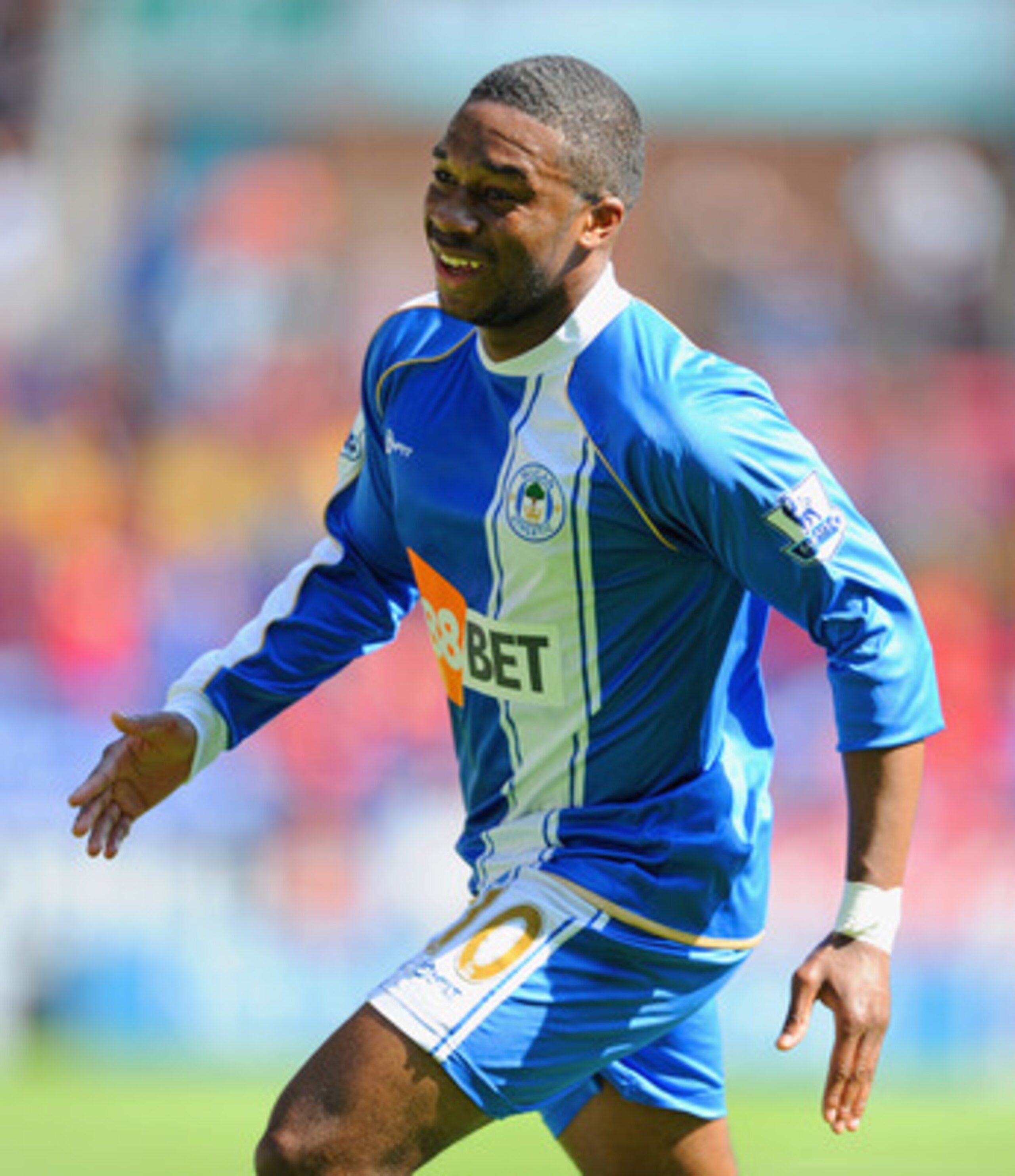 WIGAN, ENGLAND - APRIL 30:  Charles N'Zogbia of Wigan celebrates scoring to make it 1-0 during the Barclays Premier League match between Wigan and Everton at the DW Stadium on April 30, 2011 in Wigan, England.  (Photo by Michael Regan/Getty Images)