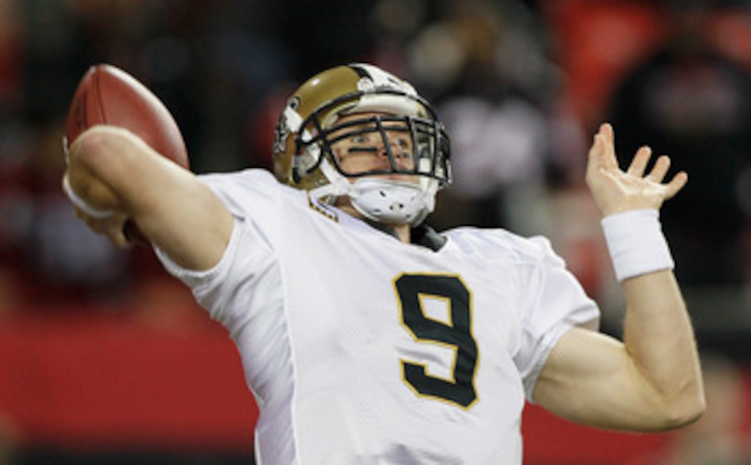 ATLANTA, GA - DECEMBER 27:  Quarterback Drew Brees #9 of the New Orleans Saints against the Atlanta Falcons at Georgia Dome on December 27, 2010 in Atlanta, Georgia.  (Photo by Kevin C. Cox/Getty Images)