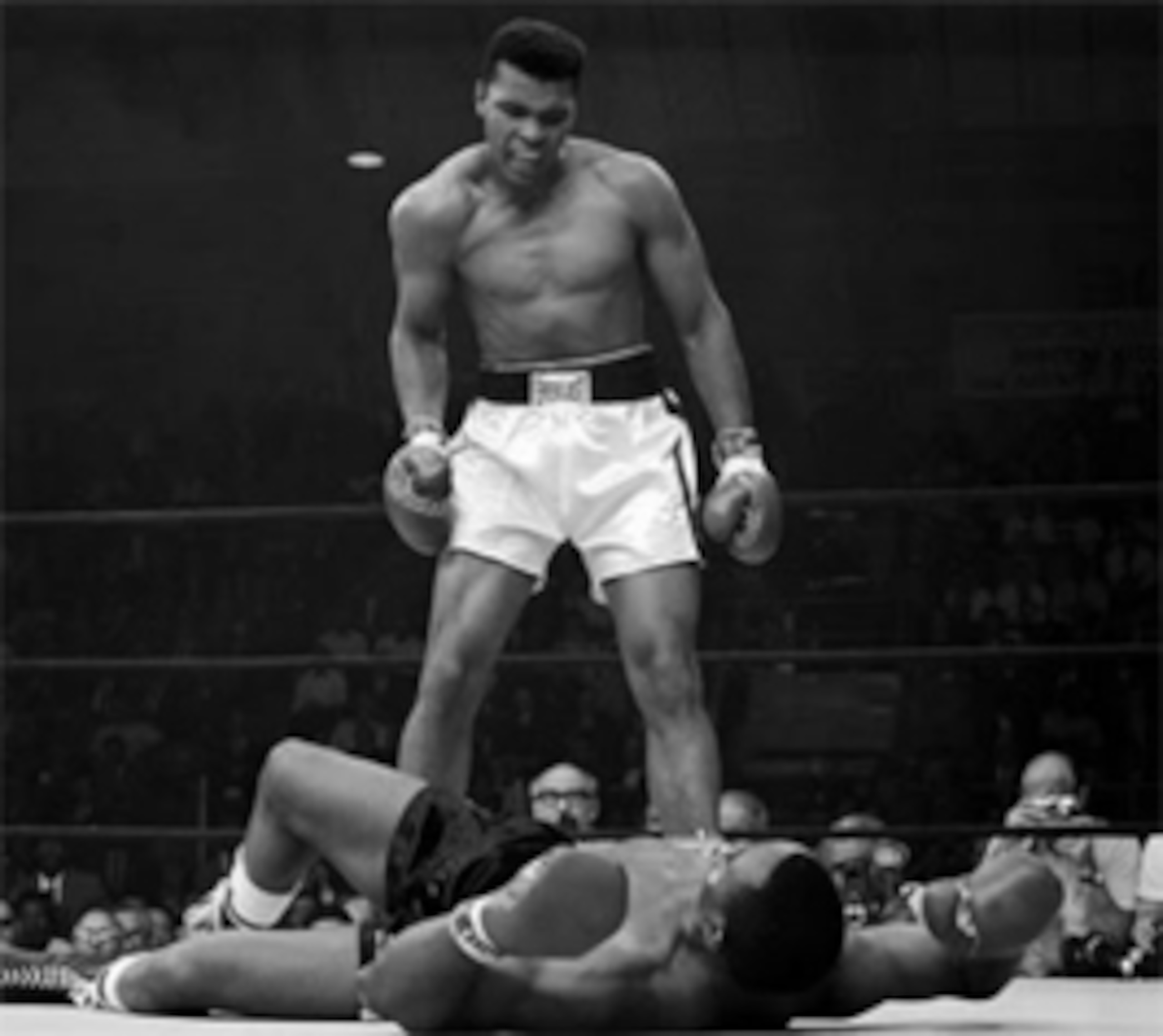 Ali stands over the eclipsed Sonny.