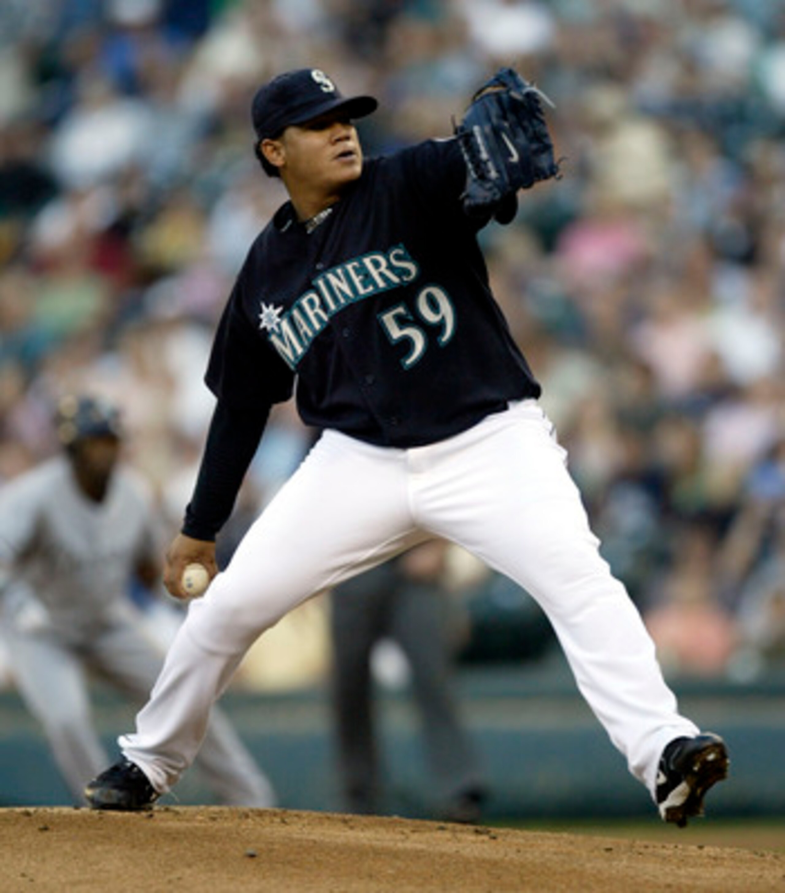 SEATTLE - AUGUST 26:  Starting pitcher Felix Hernandez #59 of the Seattle Mariners pitches against the Chicago White Sox on August 26, 2005 at Safeco Field in Seattle, Washington.  (Photo by Otto Greule Jr/Getty Images)
