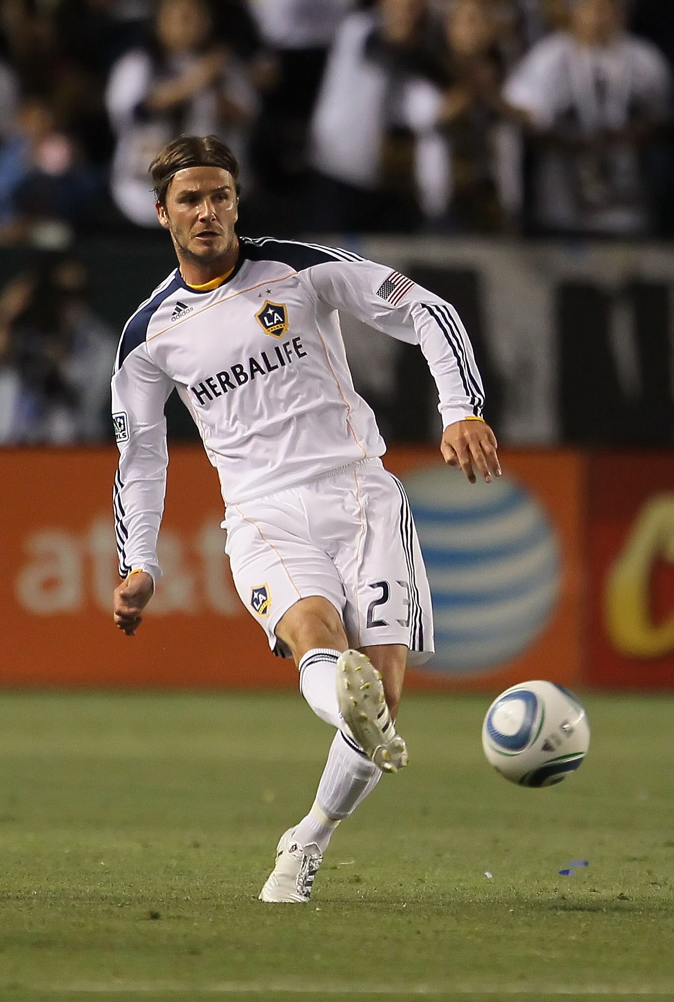 CARSON, CA - MAY 07:  David Beckham #23 of the Los Angeles Galaxy moves the ball against the New York Red Bulls at The Home Depot Center on May 7, 2011 in Carson, California.  (Photo by Jeff Gross/Getty Images)